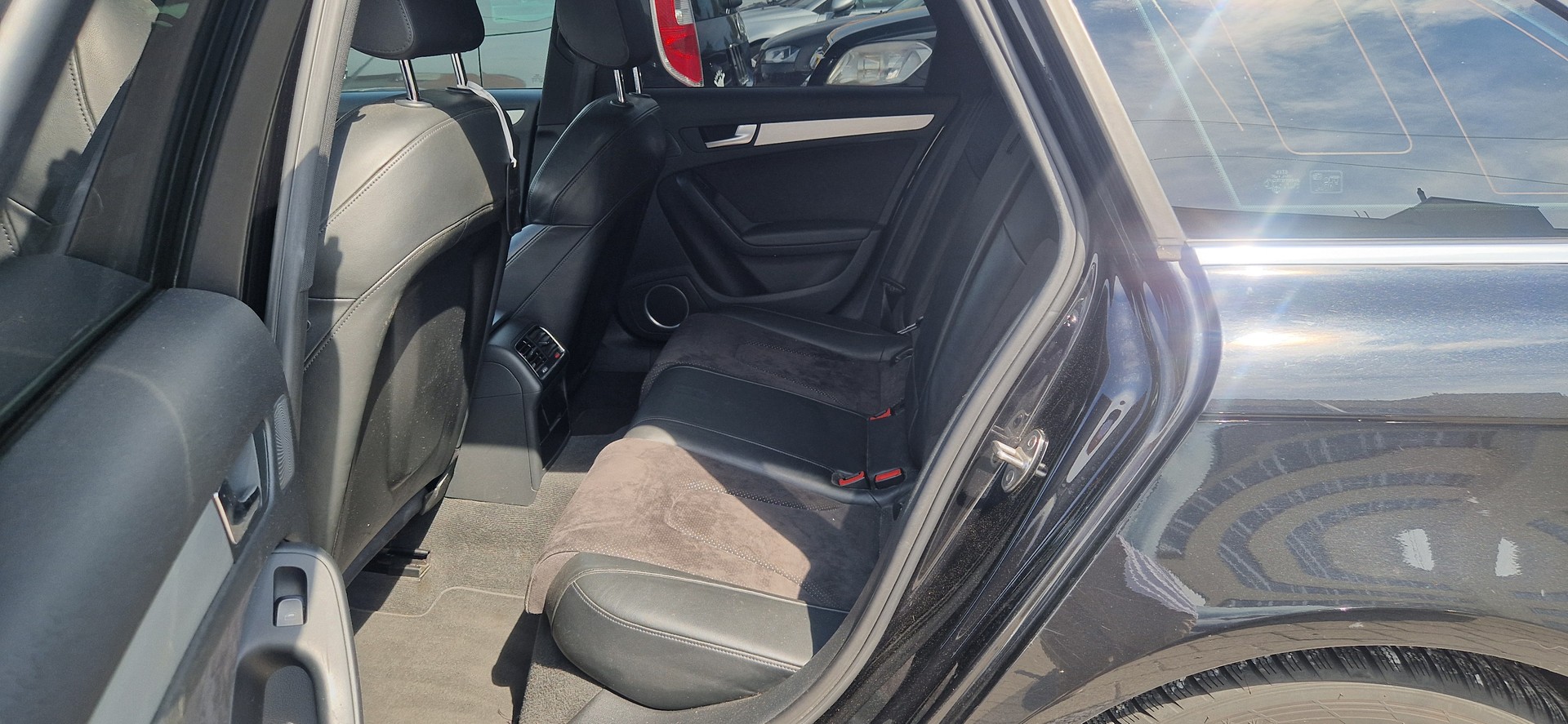 AUDI A4-image-6