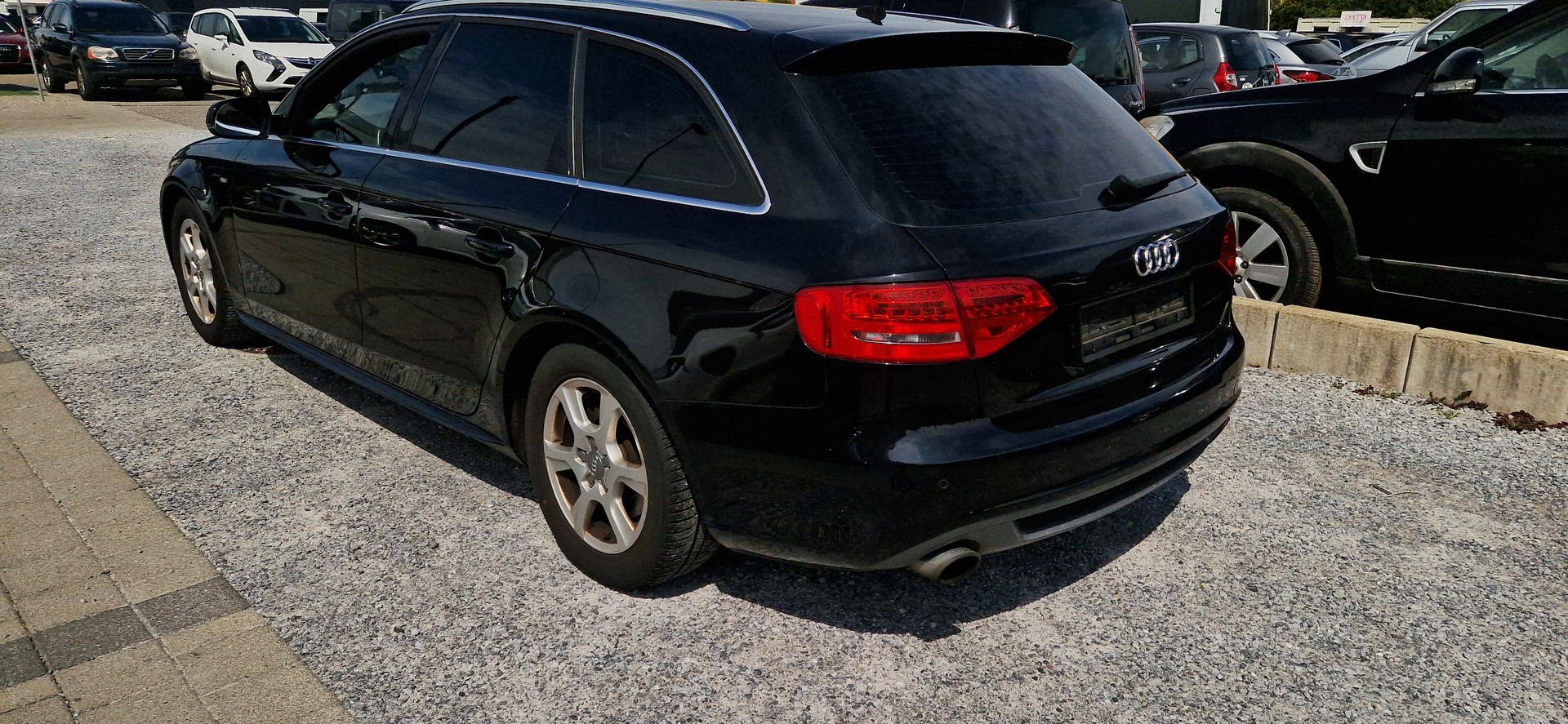 AUDI A4-image-4
