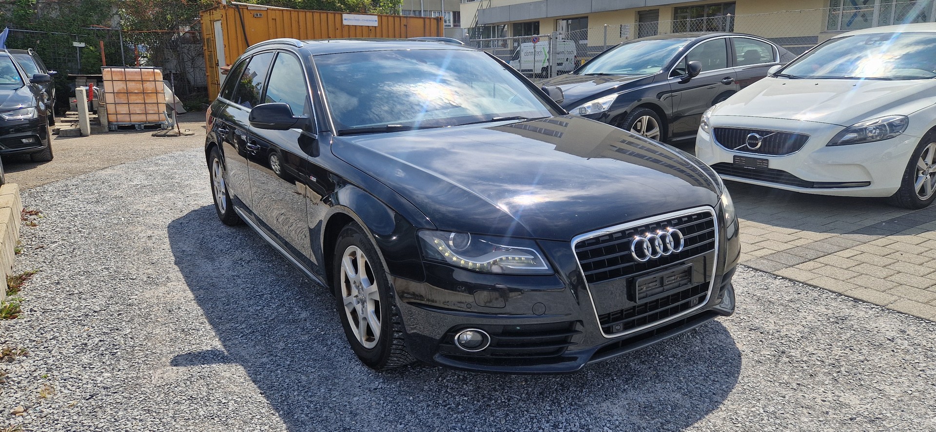 AUDI A4-image-2