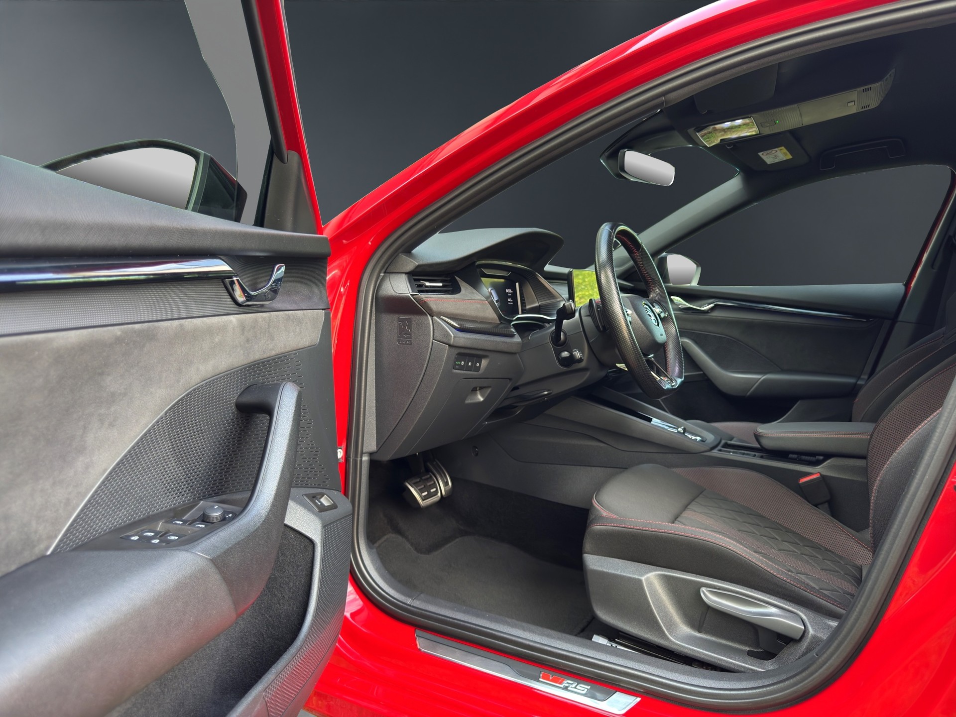 SKODA Octavia Combi 2.0 TDI DSG RS-image-9