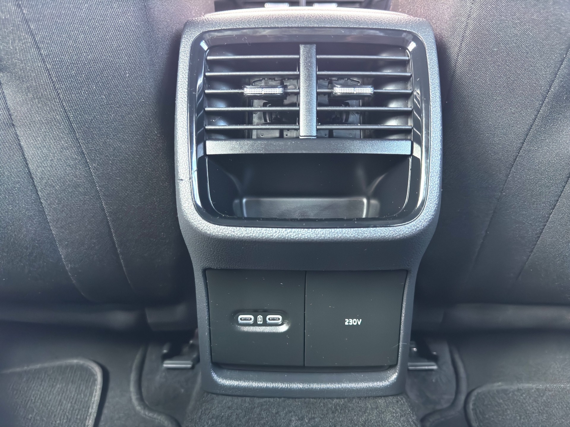 SKODA Octavia Combi 2.0 TDI DSG RS-image-19