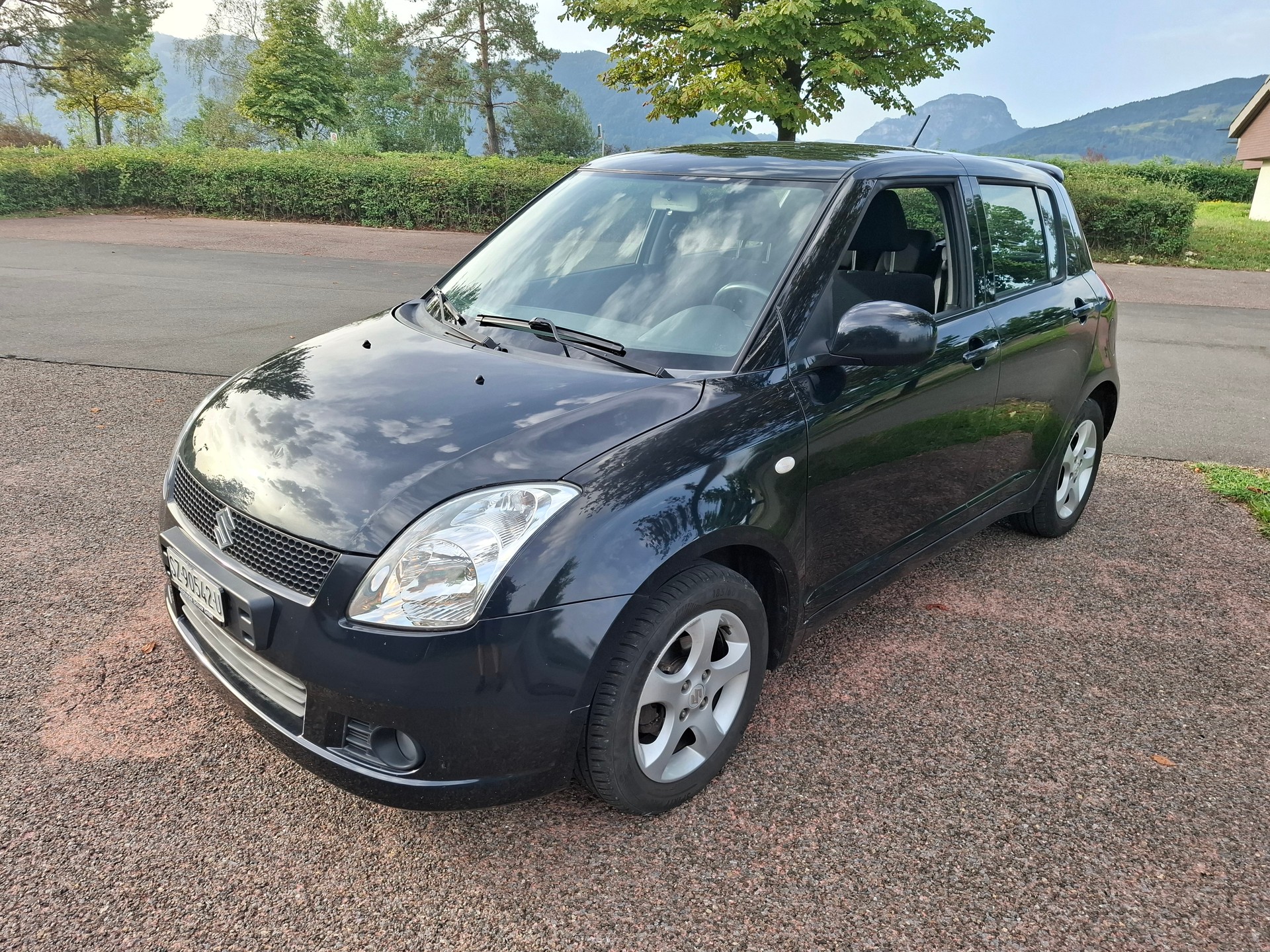 SUZUKI Swift 1.3i 16V GL 4x4-image-2