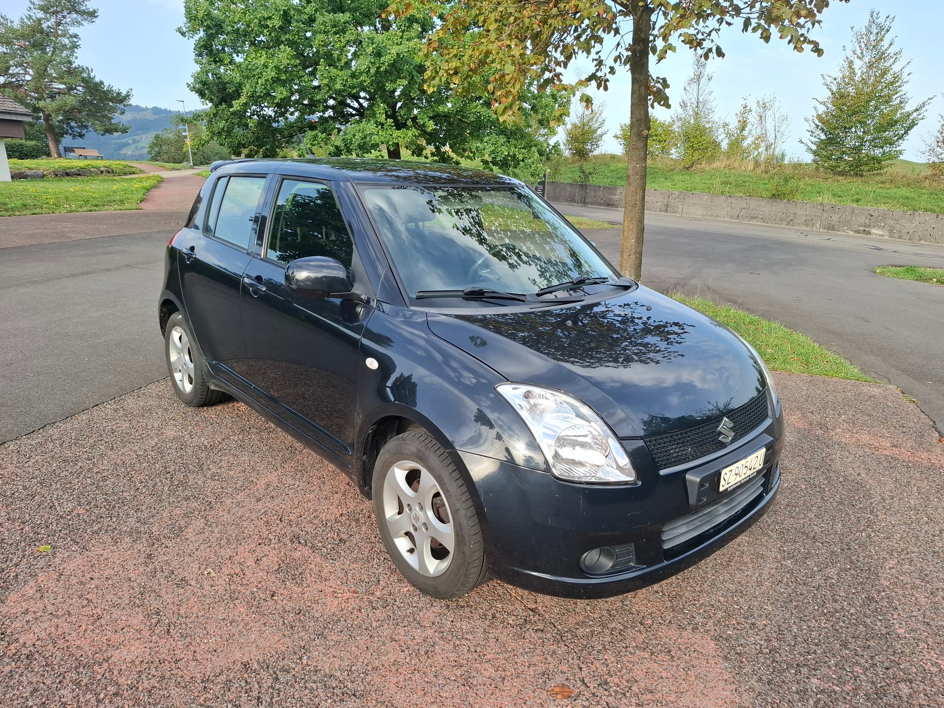 SUZUKI Swift 1.3i 16V GL 4x4-image-0