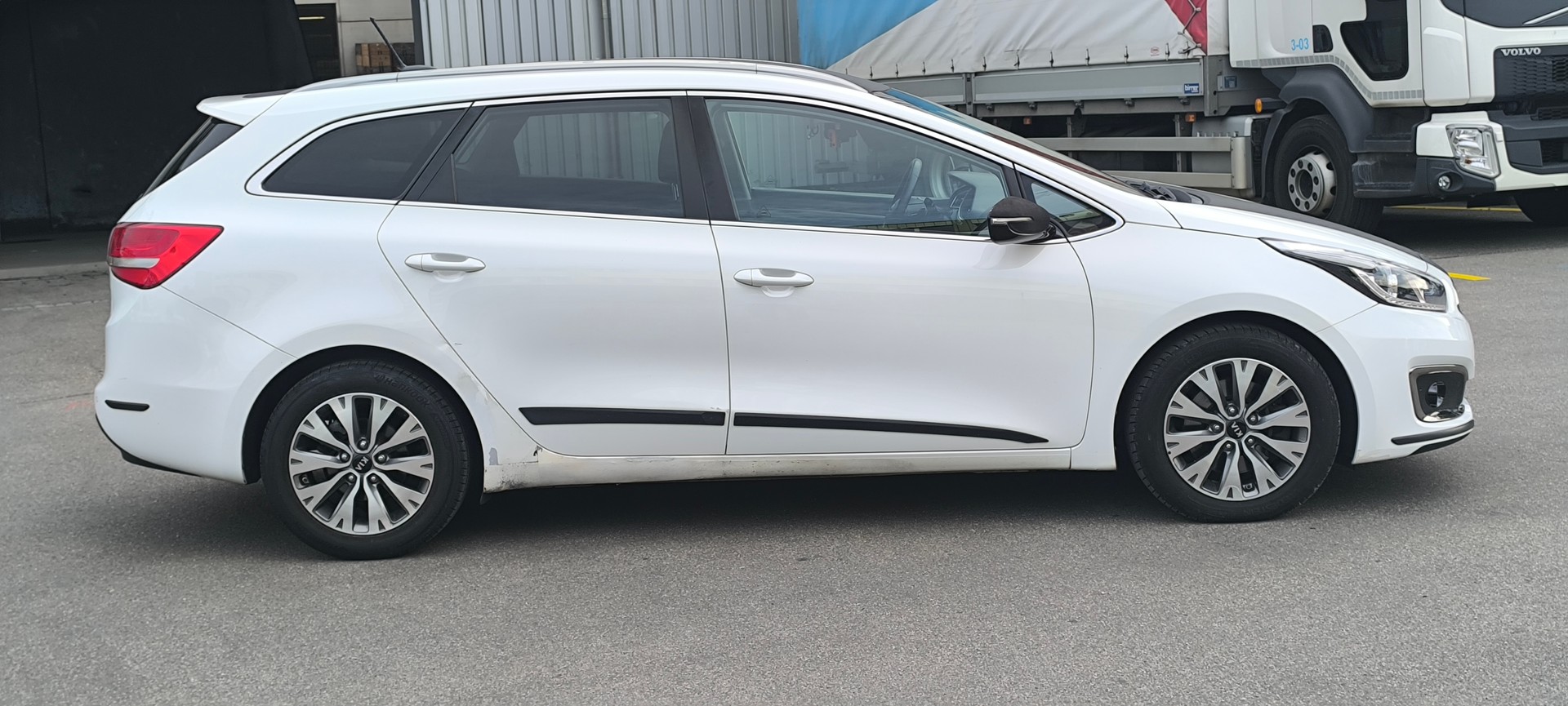 KIA Cee'd Sportswagon 1.6 CRDi GT Line DCT-image-2