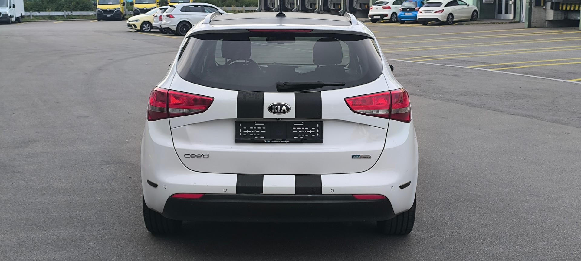 KIA Cee'd Sportswagon 1.6 CRDi GT Line DCT-image-3