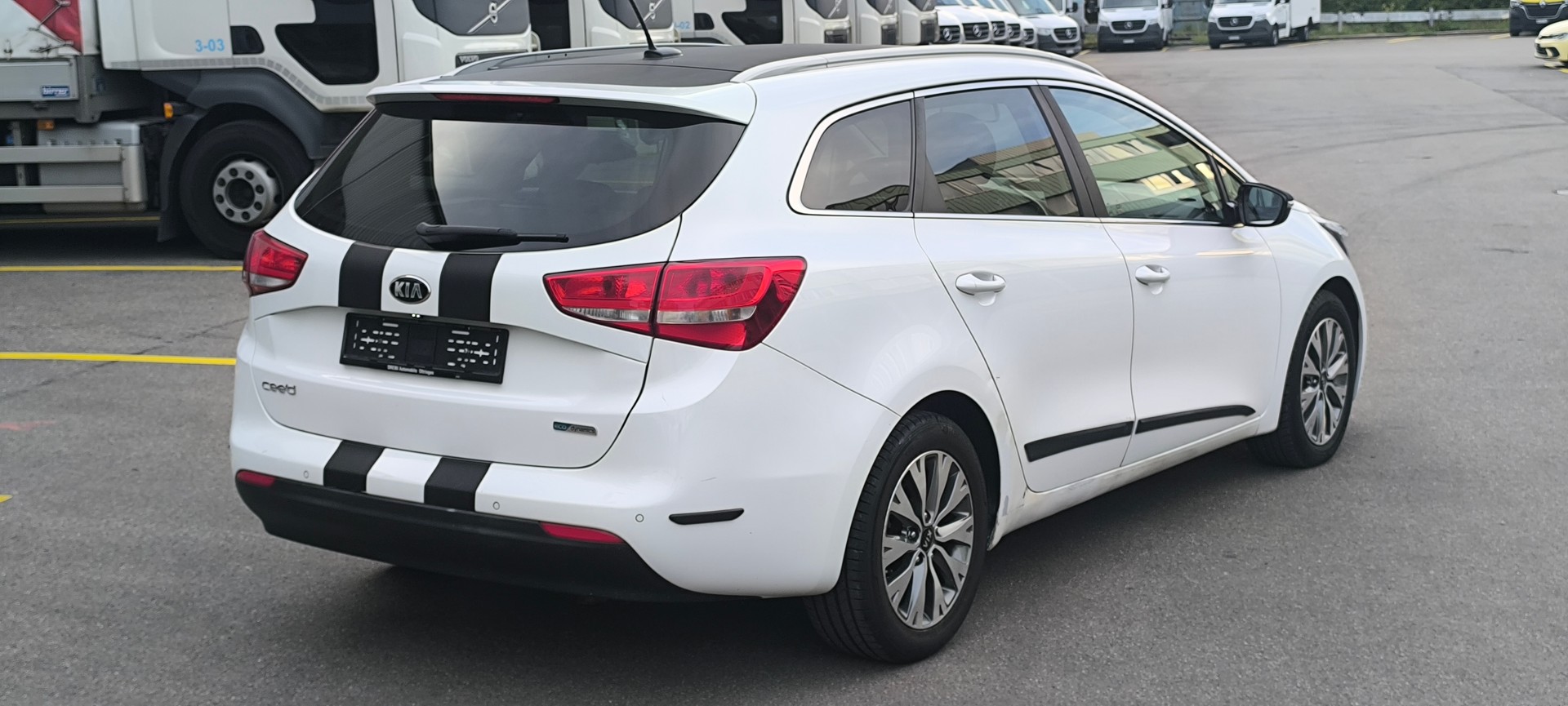 KIA Cee'd Sportswagon 1.6 CRDi GT Line DCT-image-4