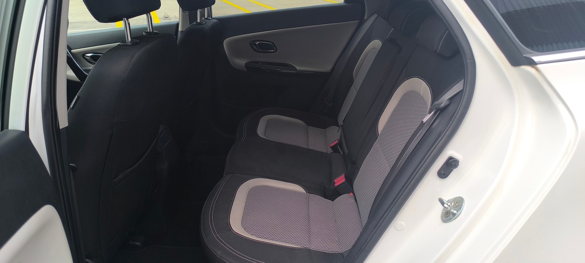 KIA Cee'd Sportswagon 1.6 CRDi GT Line DCT-image-14