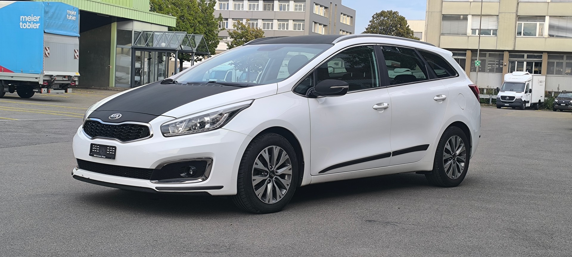 KIA Cee'd Sportswagon 1.6 CRDi GT Line DCT-image-1