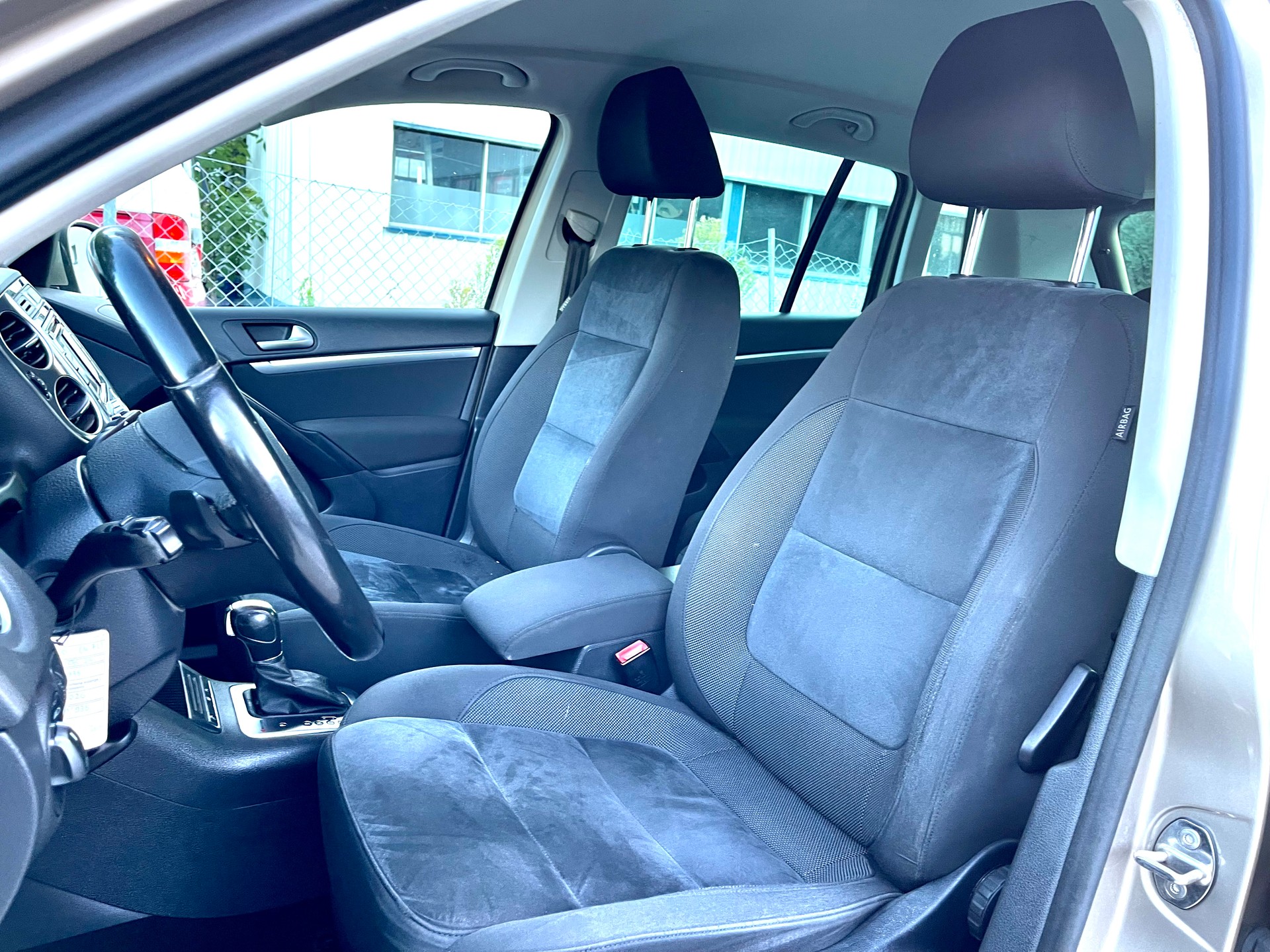 VW Tiguan 2.0 TSI Design 4Motion DSG-image-19