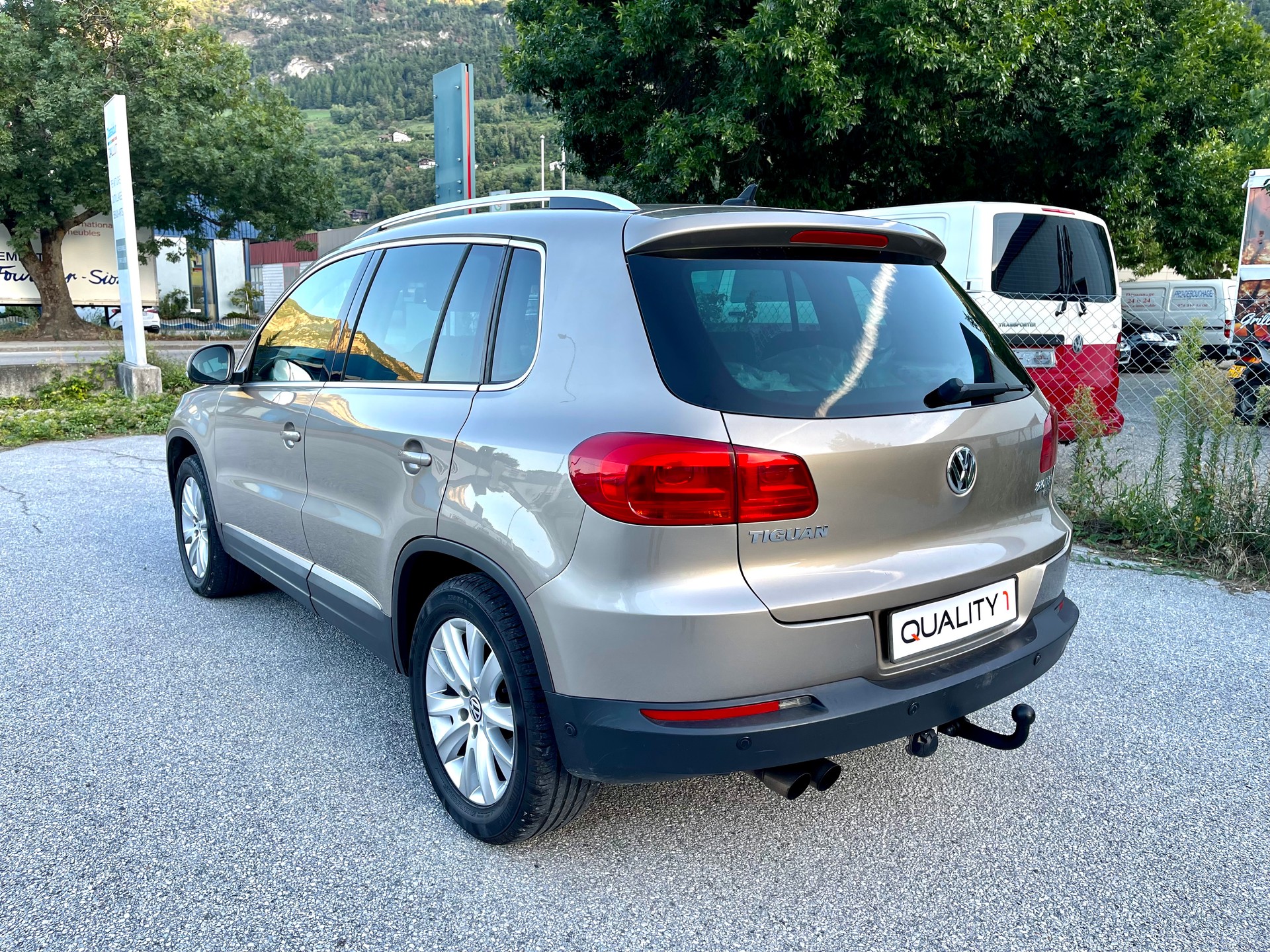VW Tiguan 2.0 TSI Design 4Motion DSG-image-11