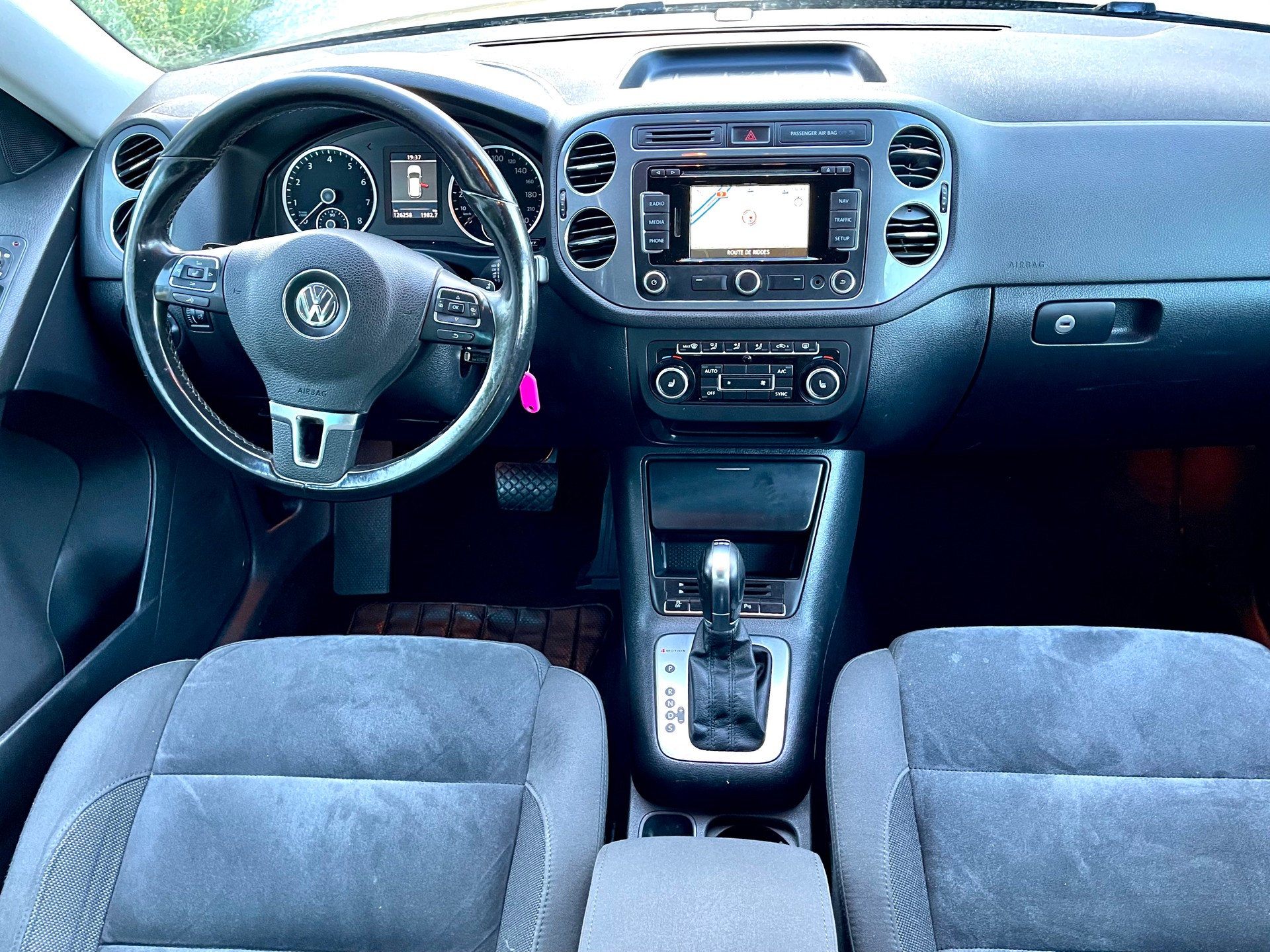 VW Tiguan 2.0 TSI Design 4Motion DSG-image-1