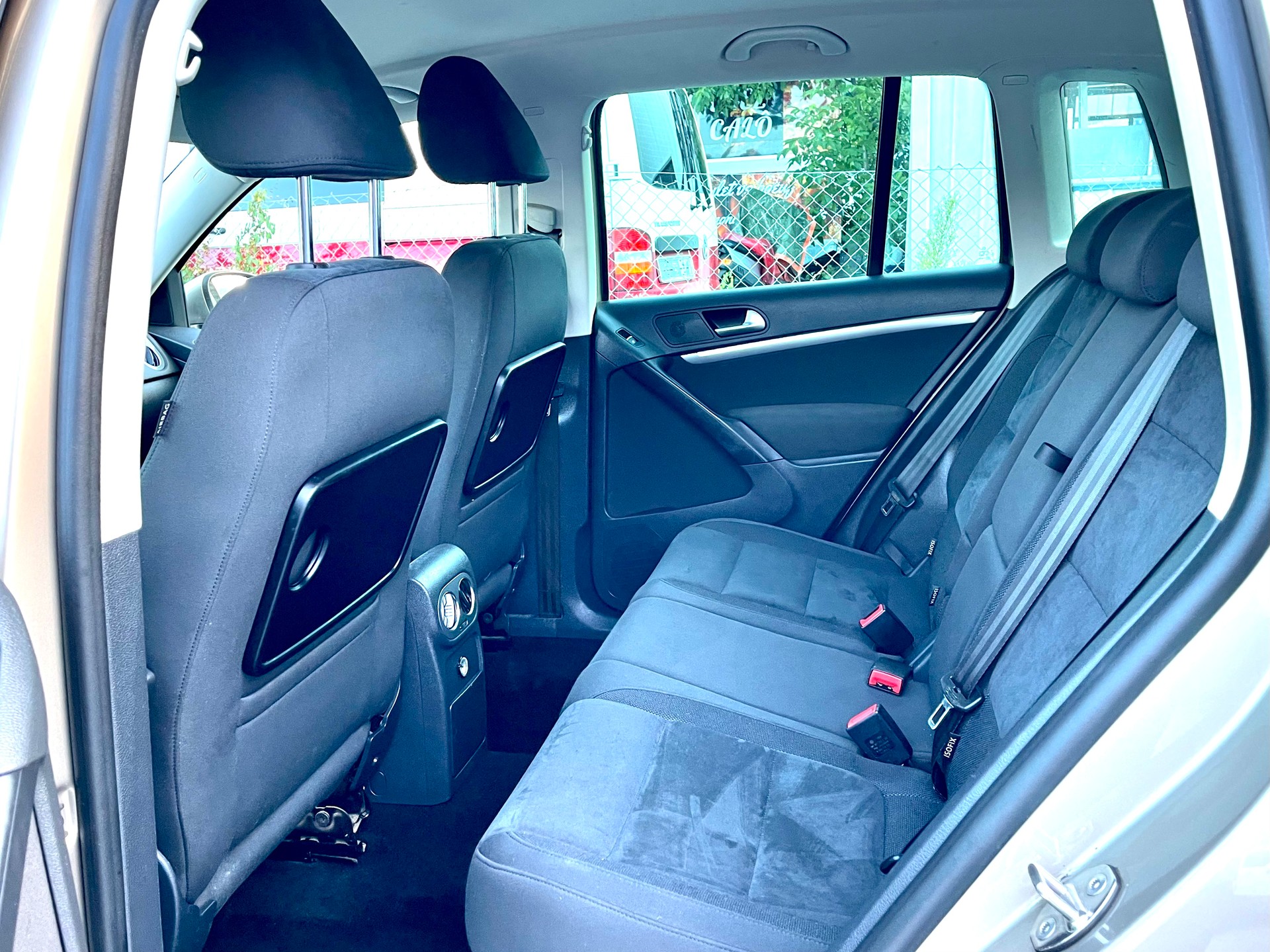 VW Tiguan 2.0 TSI Design 4Motion DSG-image-18