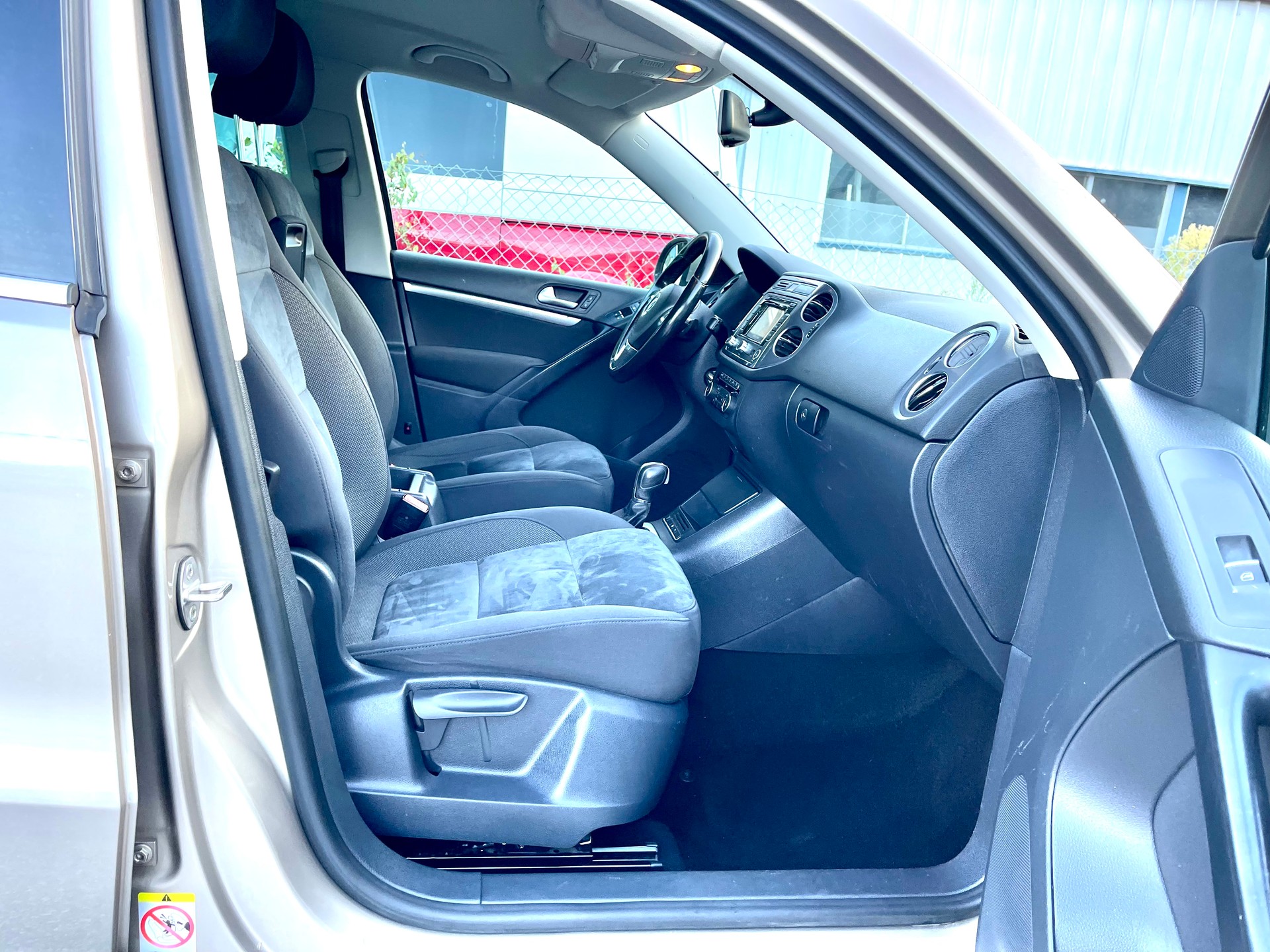 VW Tiguan 2.0 TSI Design 4Motion DSG-image-6