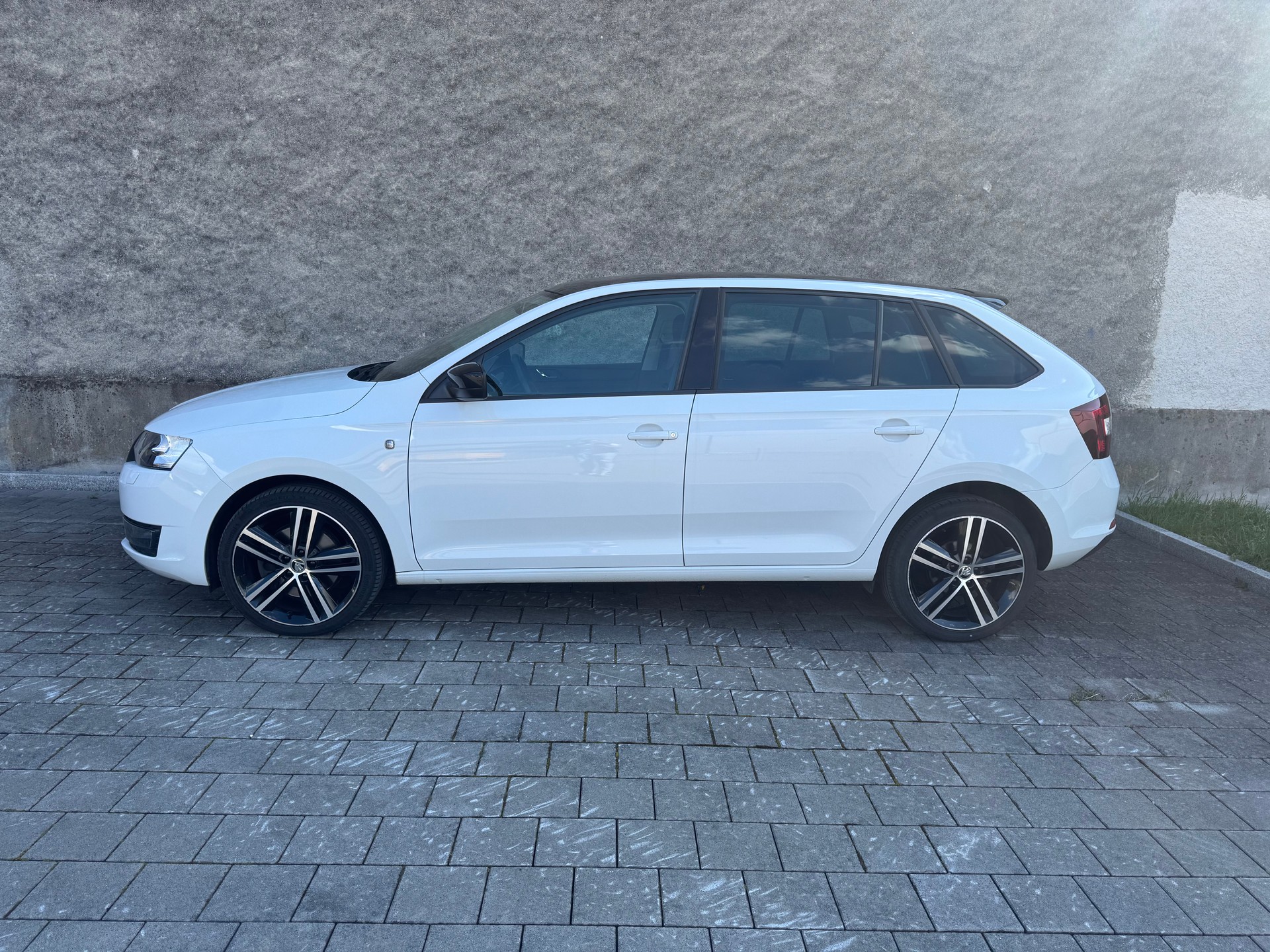 SKODA Rapid Spaceback 1.6 TDI Monte Carlo-image-2