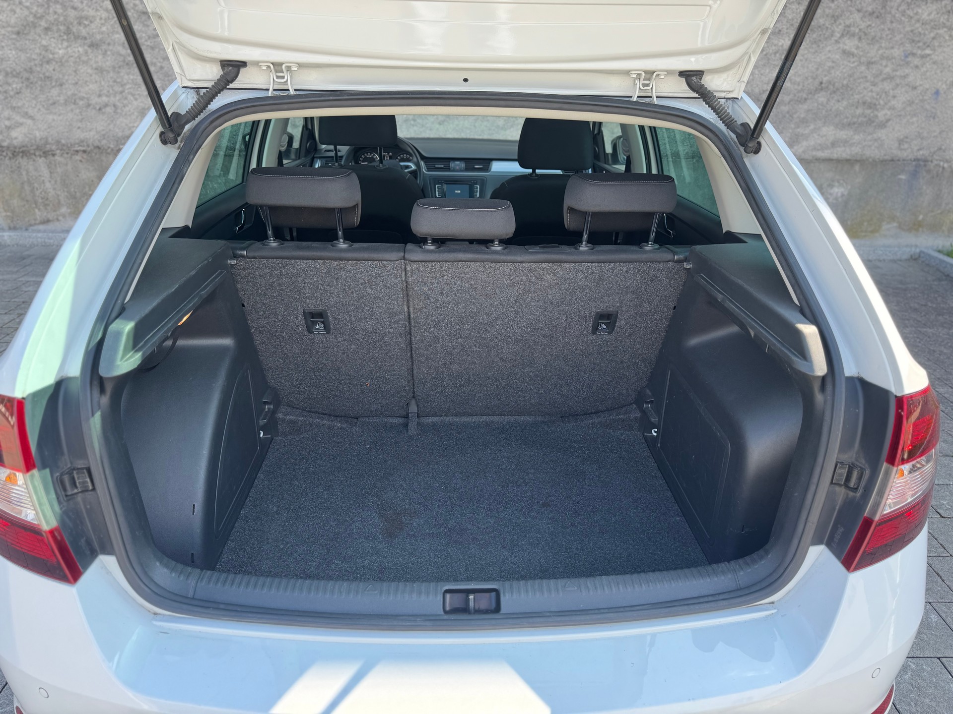 SKODA Rapid Spaceback 1.6 TDI Monte Carlo-image-5
