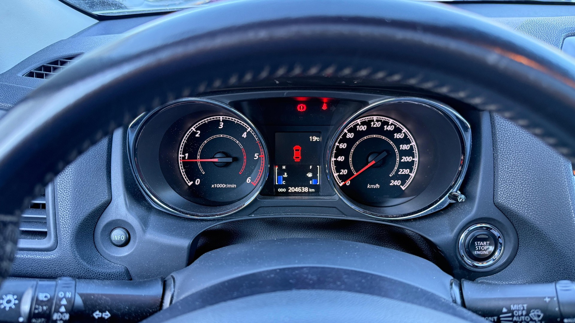 PEUGEOT 4008 1.8 HDi Allure 4WD-image-9