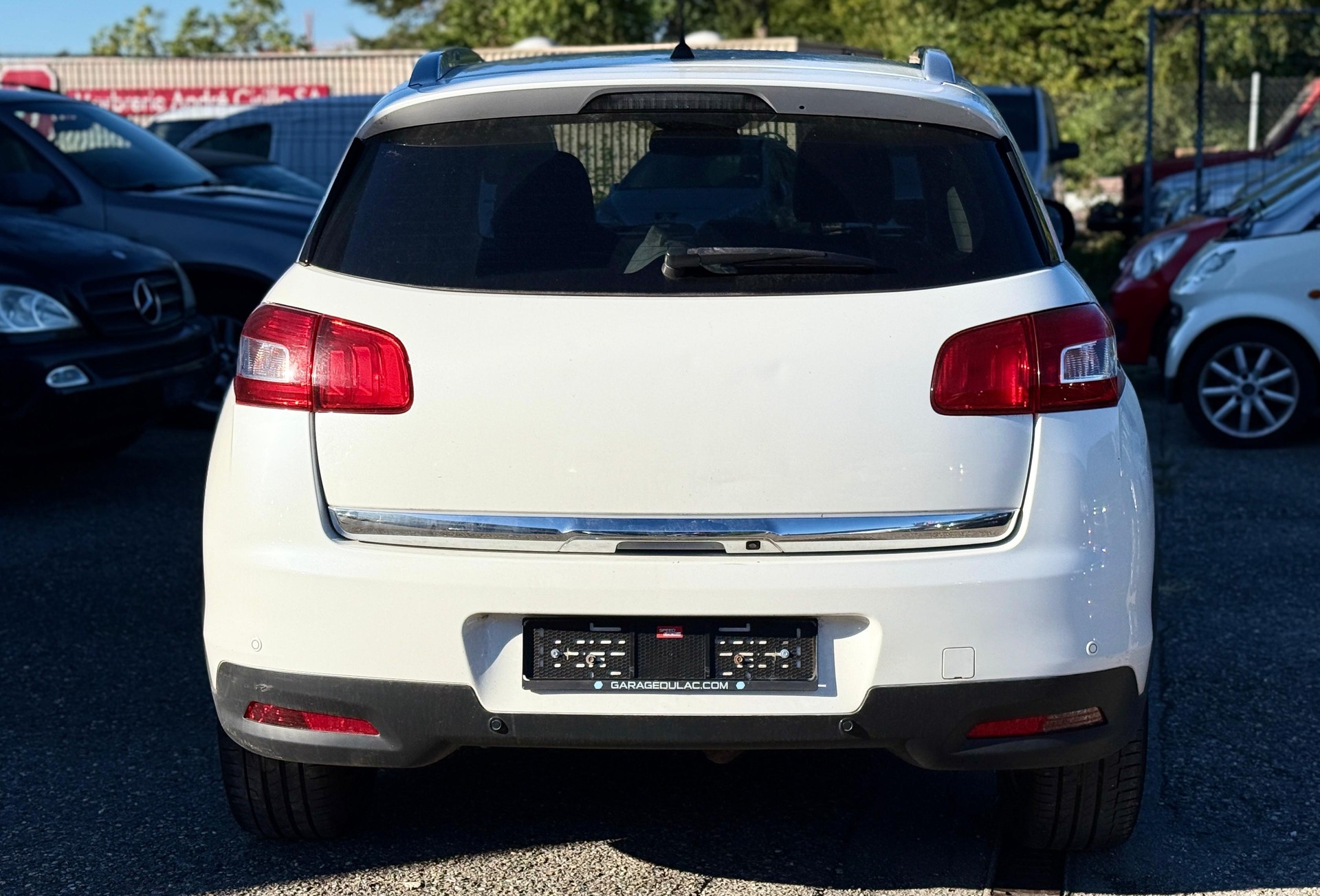 PEUGEOT 4008 1.8 HDi Allure 4WD-image-5
