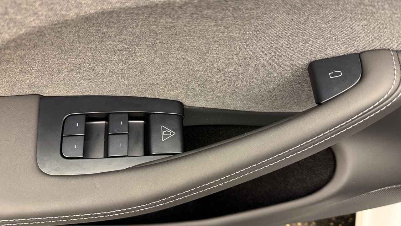 TESLA Model 3 Long Range RWD-image-8