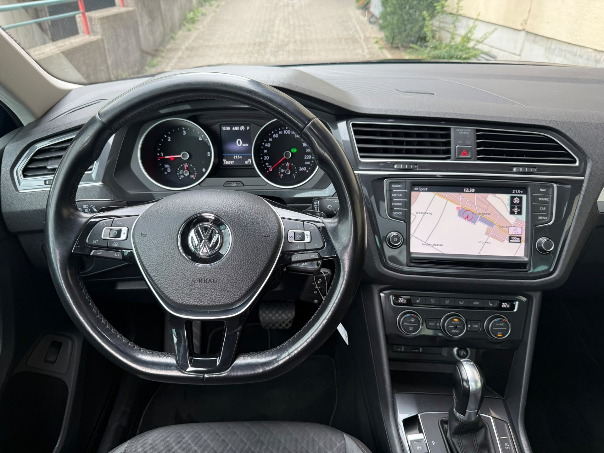 VW Tiguan 2.0 TDI SCR Comfortline 4Motion DSG-image-10