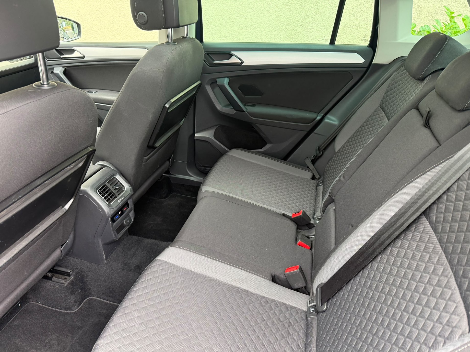 VW Tiguan 2.0 TDI SCR Comfortline 4Motion DSG-image-11