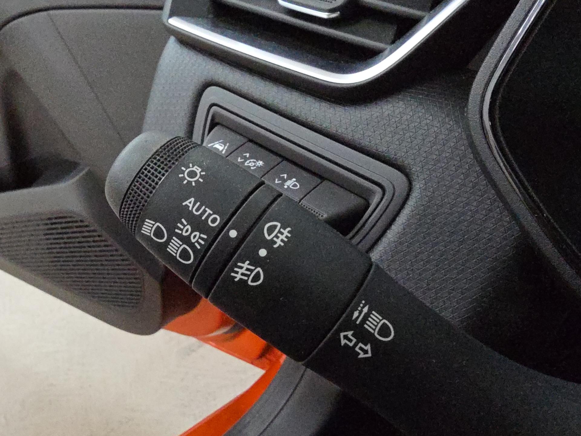 RENAULT Clio 1.6 E-Tech Intens-image-20
