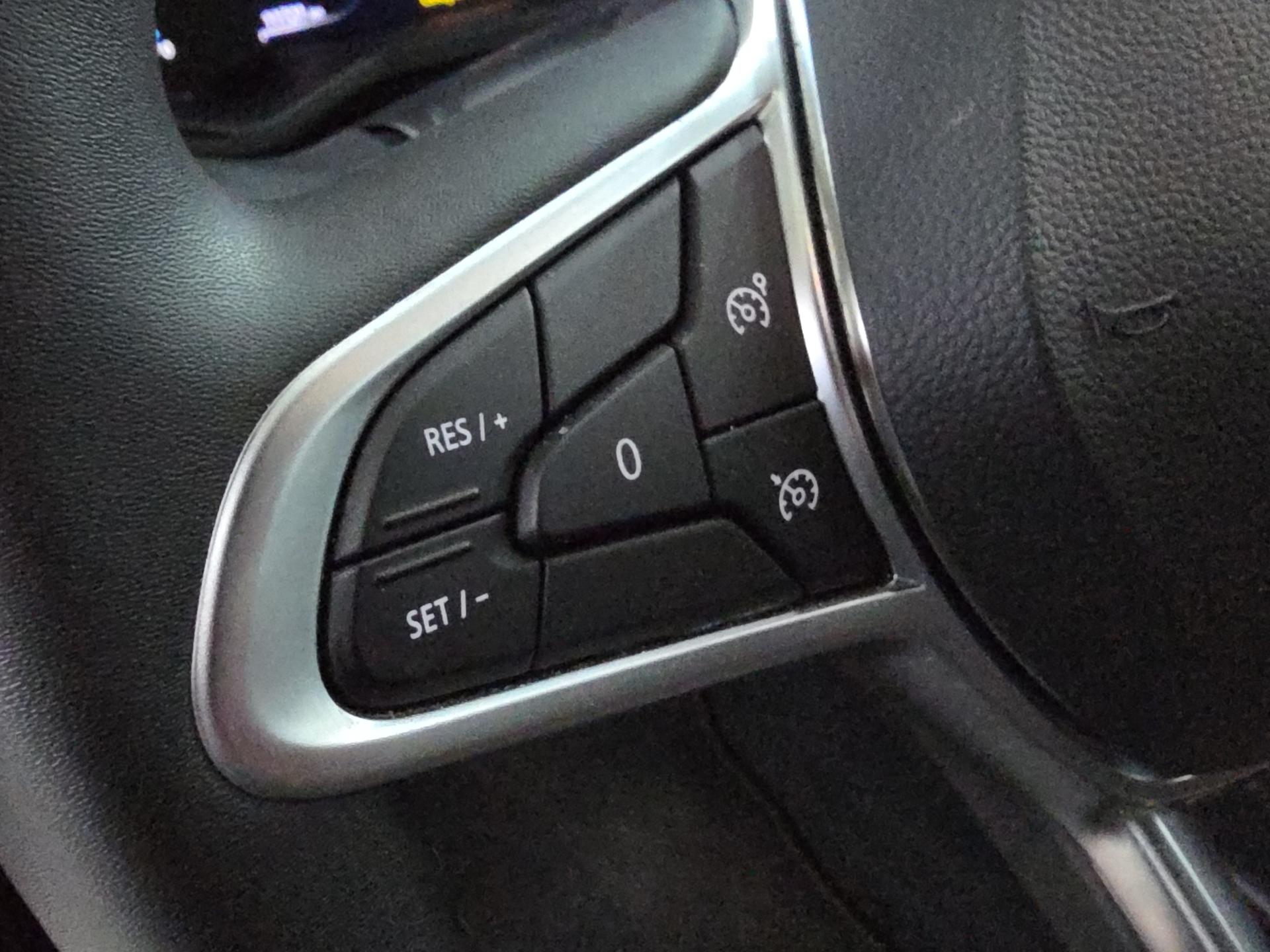 RENAULT Clio 1.6 E-Tech Intens-image-19