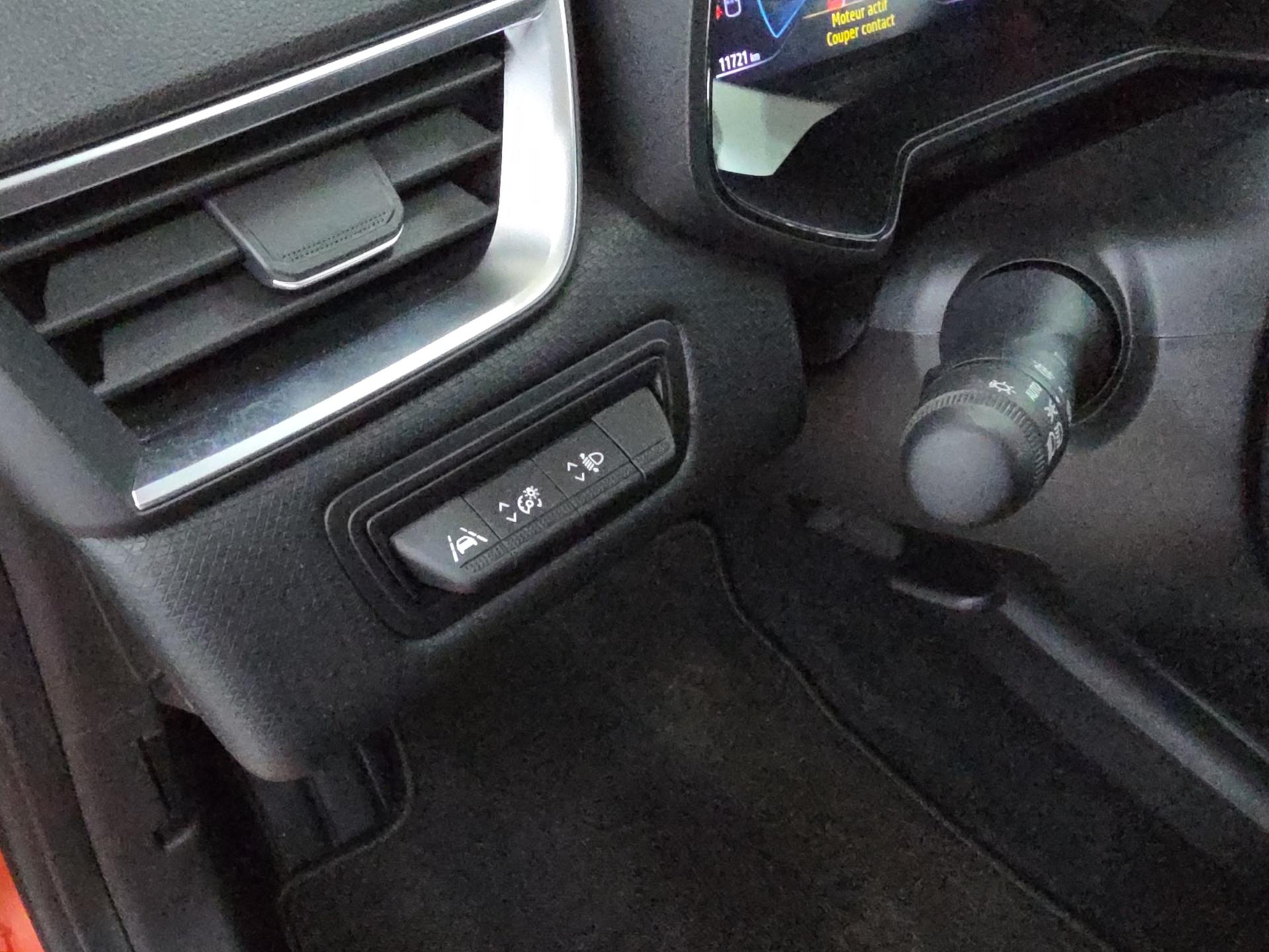 RENAULT Clio 1.6 E-Tech Intens-image-18
