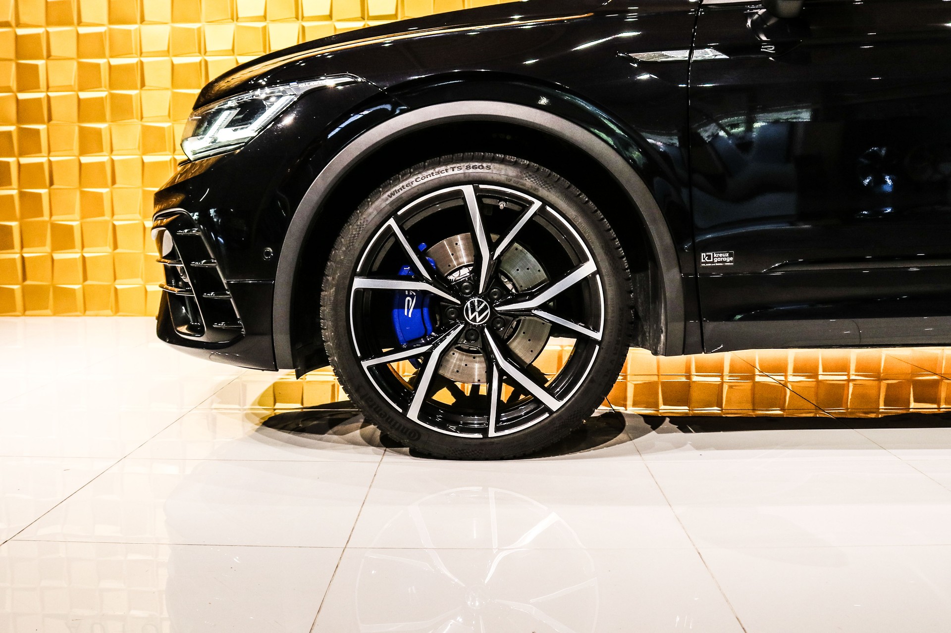 VW Tiguan 2.0TSI R 4Motion DSG-image-8