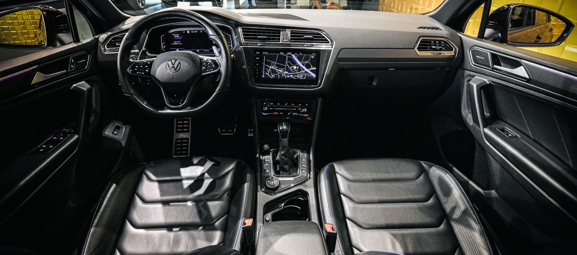VW Tiguan 2.0TSI R 4Motion DSG-image-14