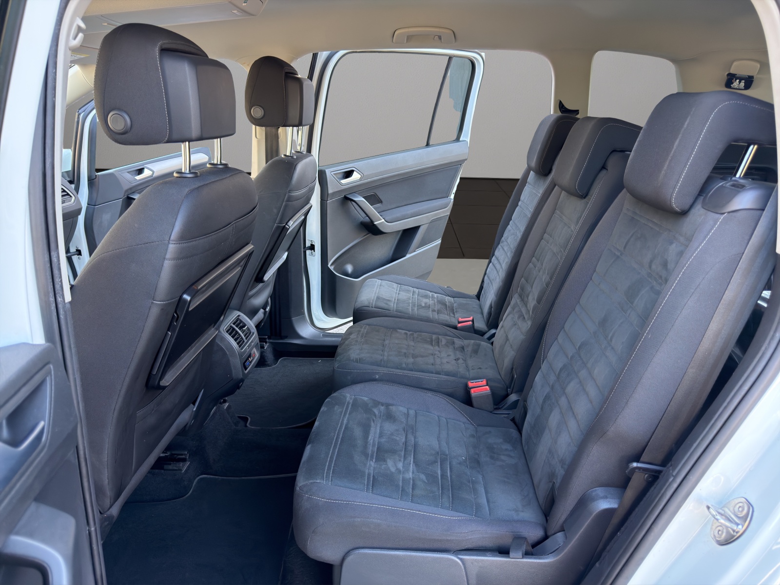 VW Touran 1.4 TSI BlueMotion Technology Highline DSG-image-12