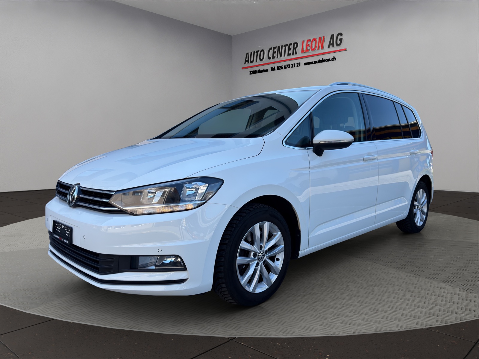 VW Touran 1.4 TSI BlueMotion Technology Highline DSG-image-1
