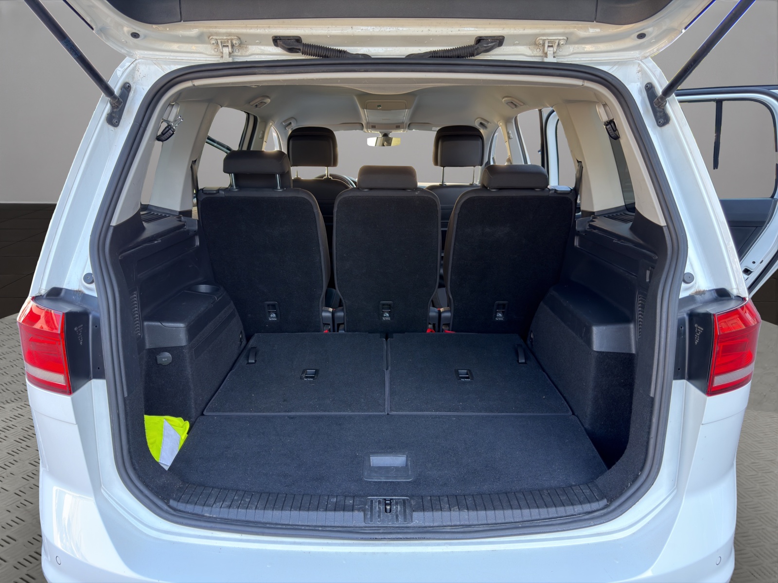 VW Touran 1.4 TSI BlueMotion Technology Highline DSG-image-18