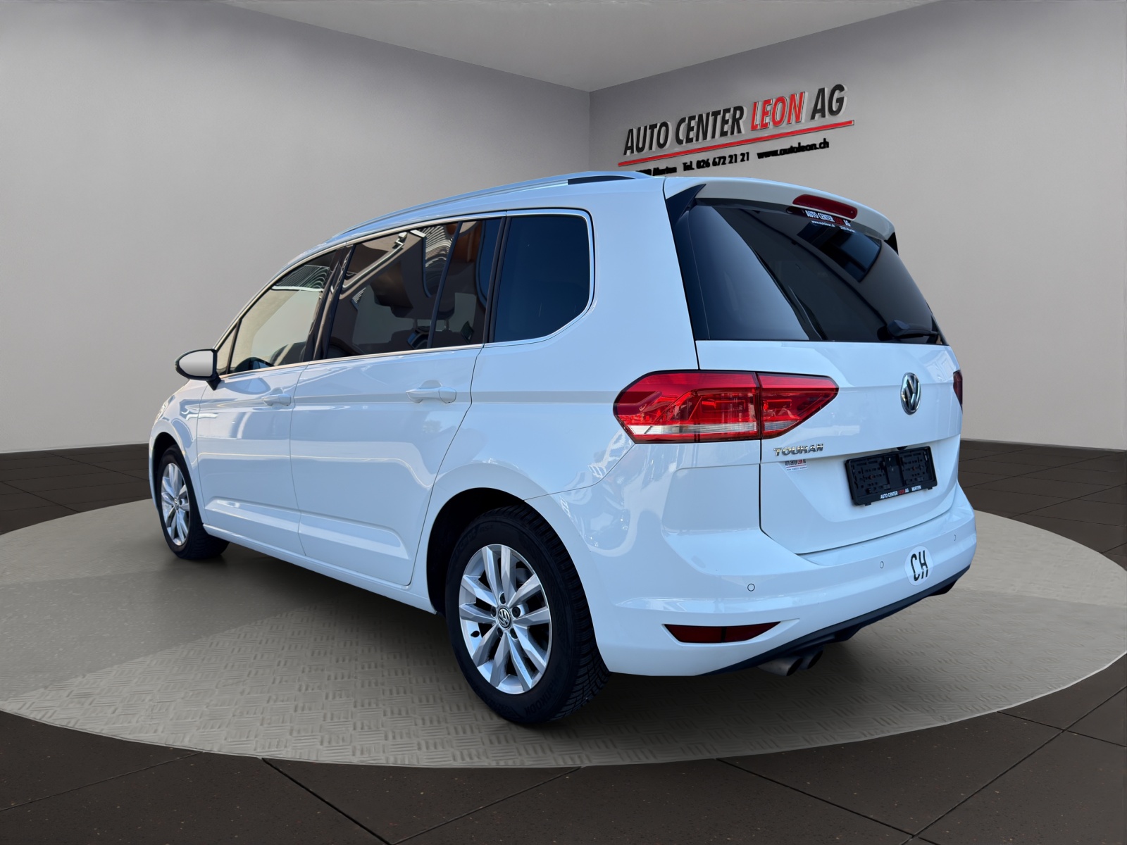 VW Touran 1.4 TSI BlueMotion Technology Highline DSG-image-3