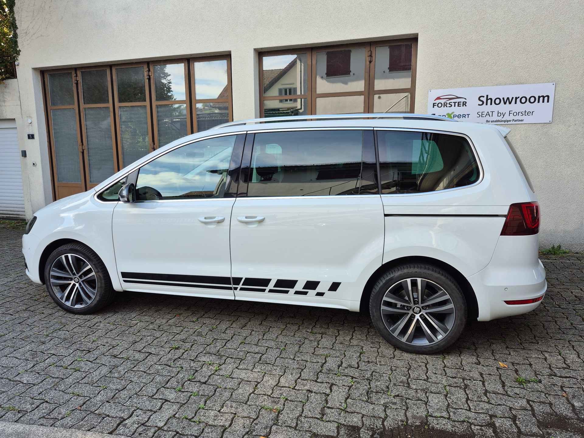 SEAT Alhambra 2.0 TDI Hola FR 4Drive-image-1