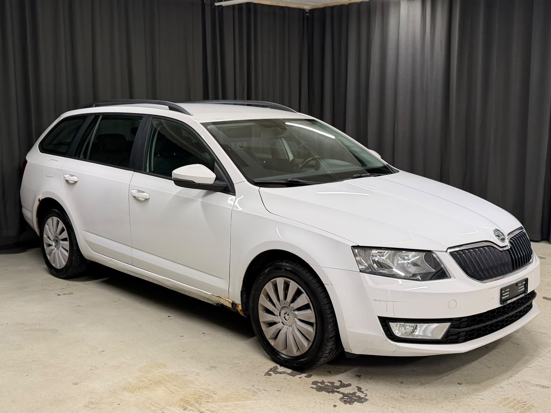 SKODA Octavia Combi 1.4 TSI Active-image-1
