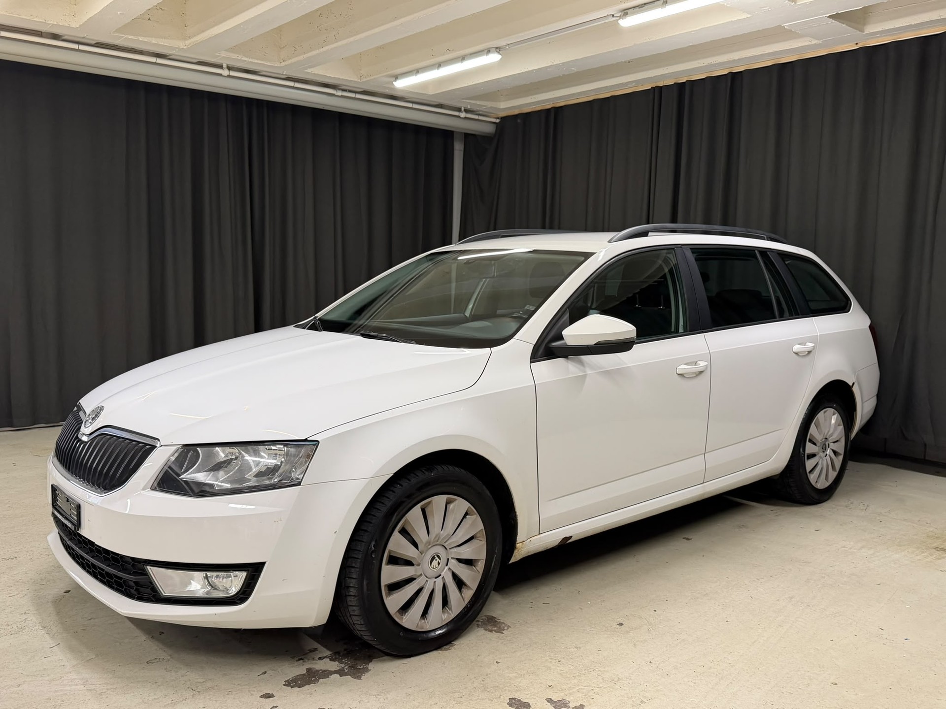 SKODA Octavia Combi 1.4 TSI Active-image-0
