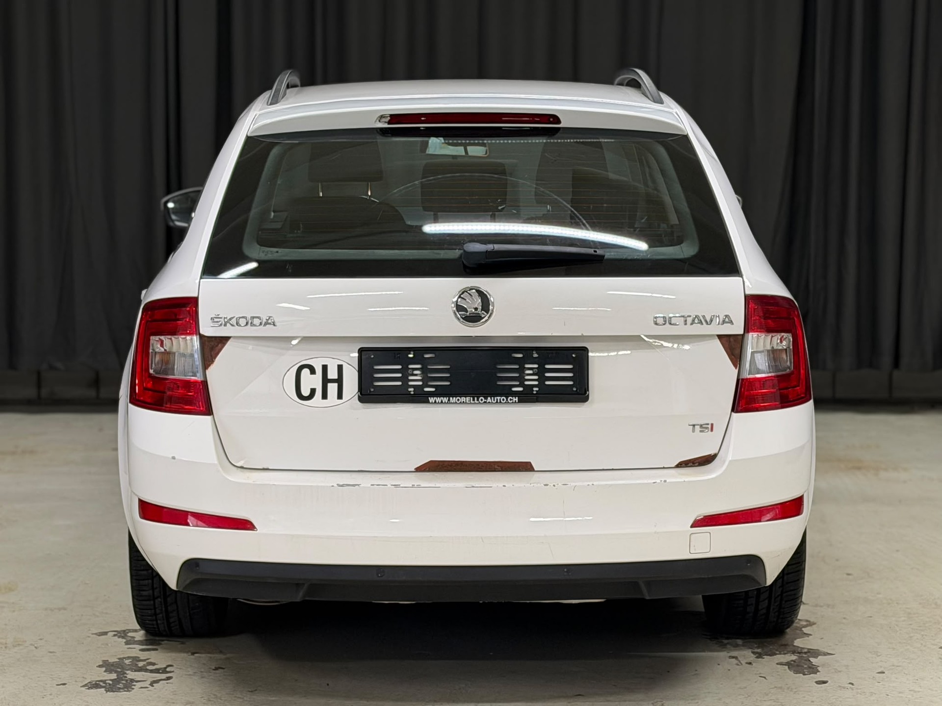 SKODA Octavia Combi 1.4 TSI Active-image-5