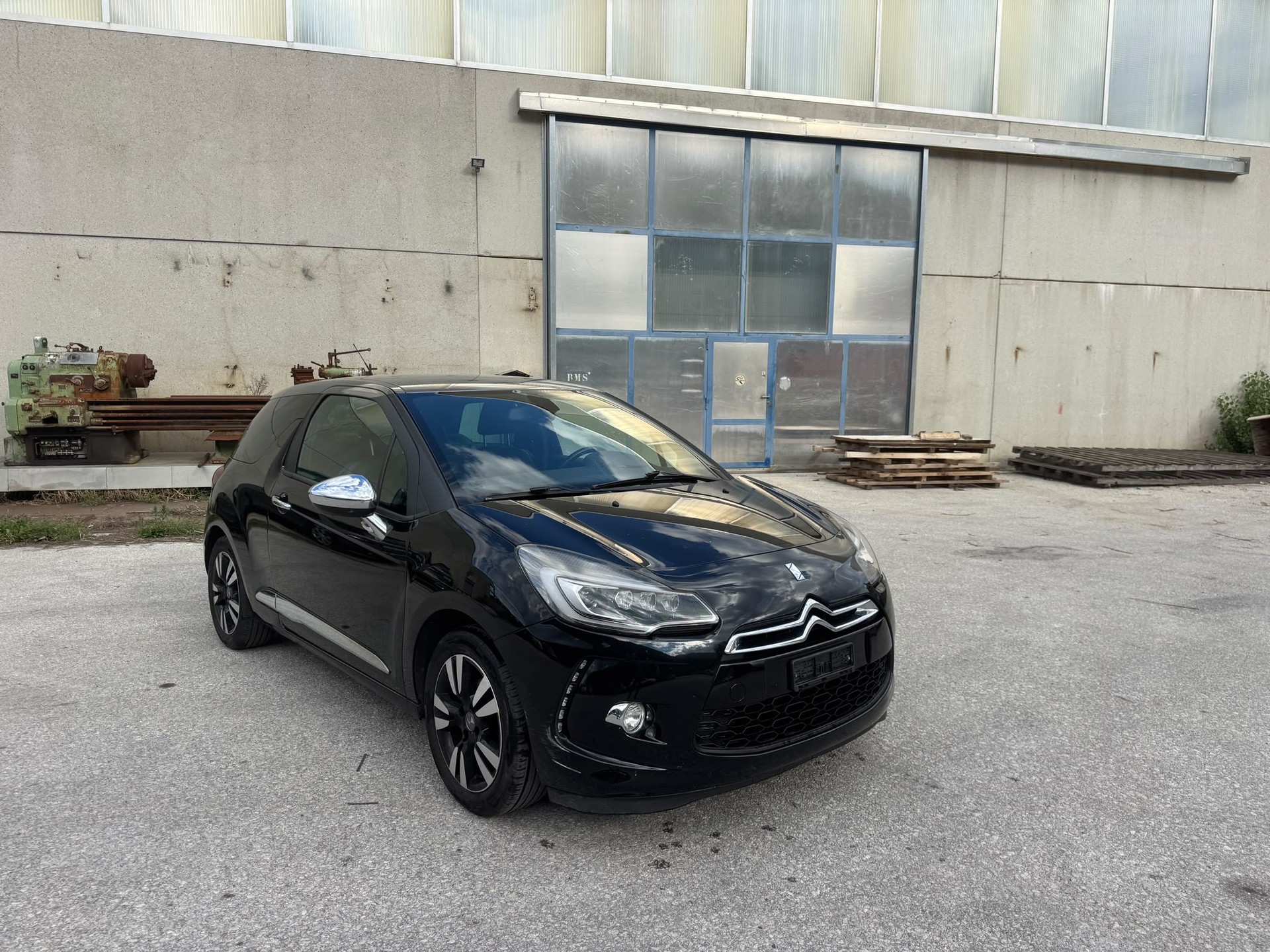 DS AUTOMOBILES DS3 1.2 VTi SO Chic-image-0