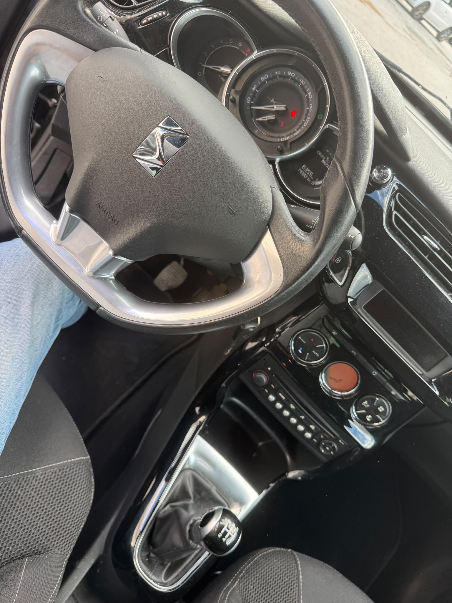 DS AUTOMOBILES DS3 1.2 VTi SO Chic-image-9