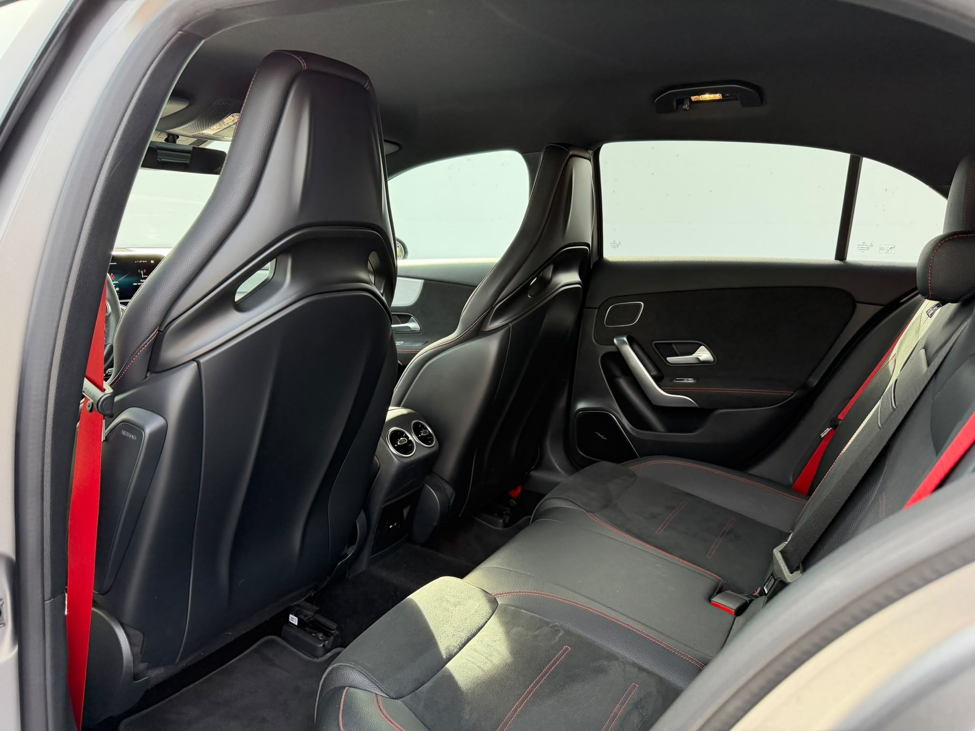 MERCEDES-BENZ A 45 S AMG 4Matic+ Speedshift-image-7