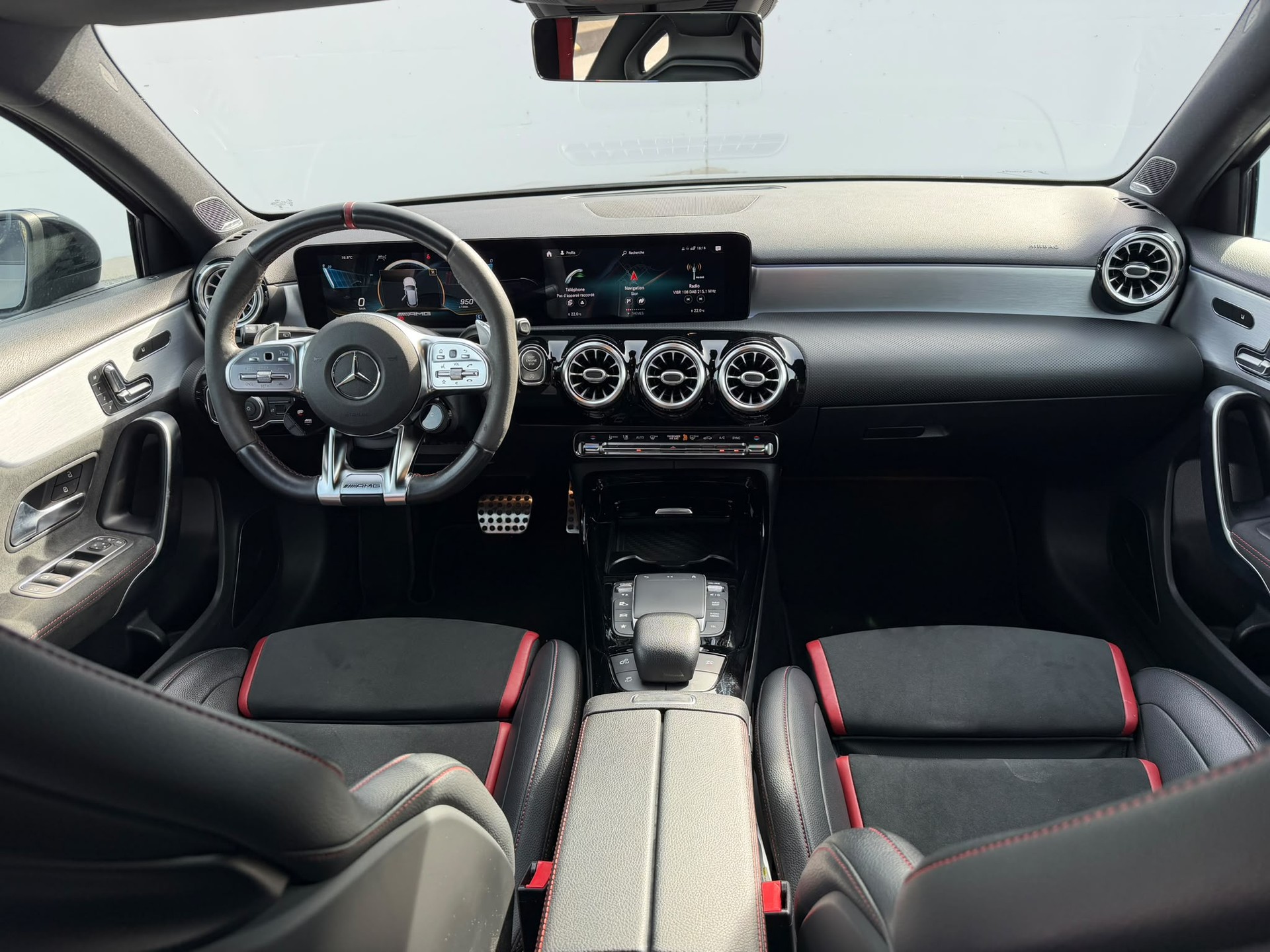 MERCEDES-BENZ A 45 S AMG 4Matic+ Speedshift-image-9