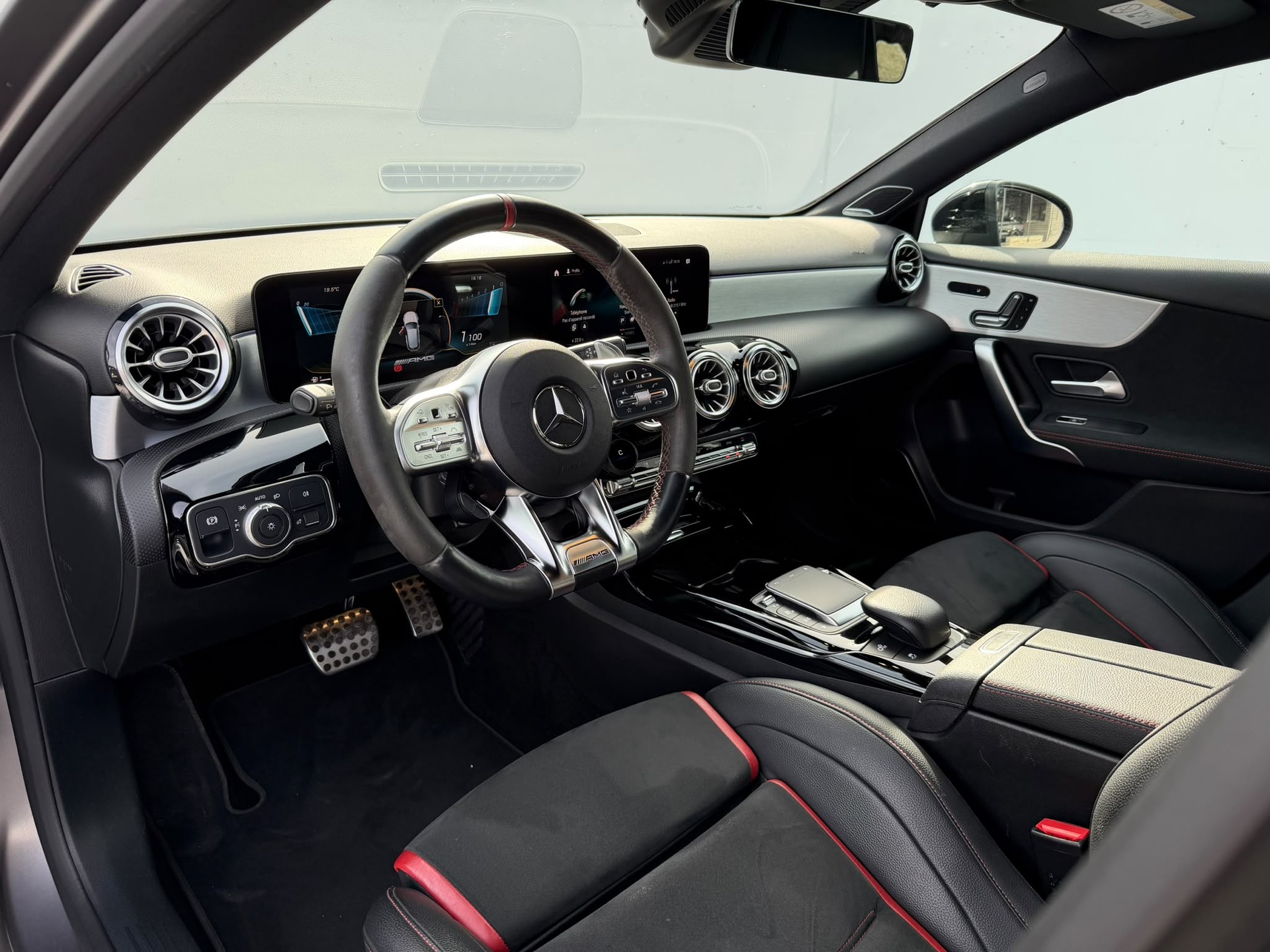 MERCEDES-BENZ A 45 S AMG 4Matic+ Speedshift-image-10