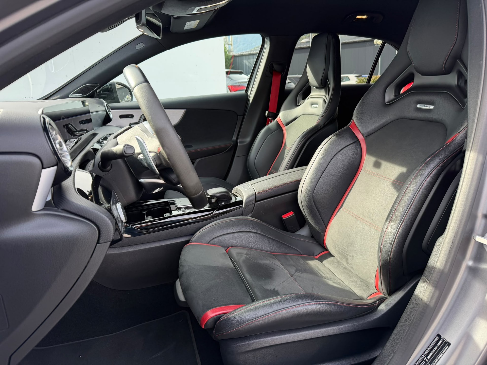 MERCEDES-BENZ A 45 S AMG 4Matic+ Speedshift-image-6
