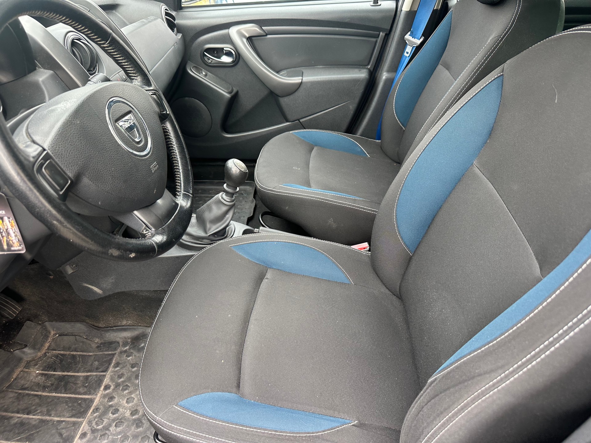 DACIA Duster 1.2 T Celebration-image-9