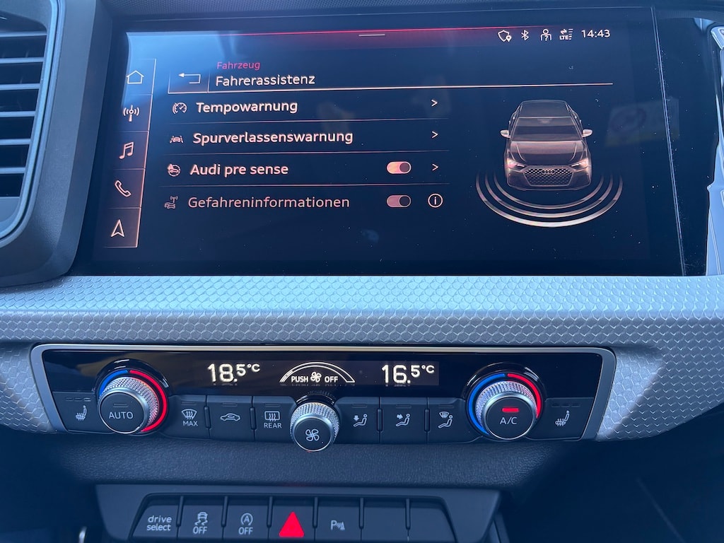 AUDI A1 Sportback 30 TFSI S Line S-tronic-image-11