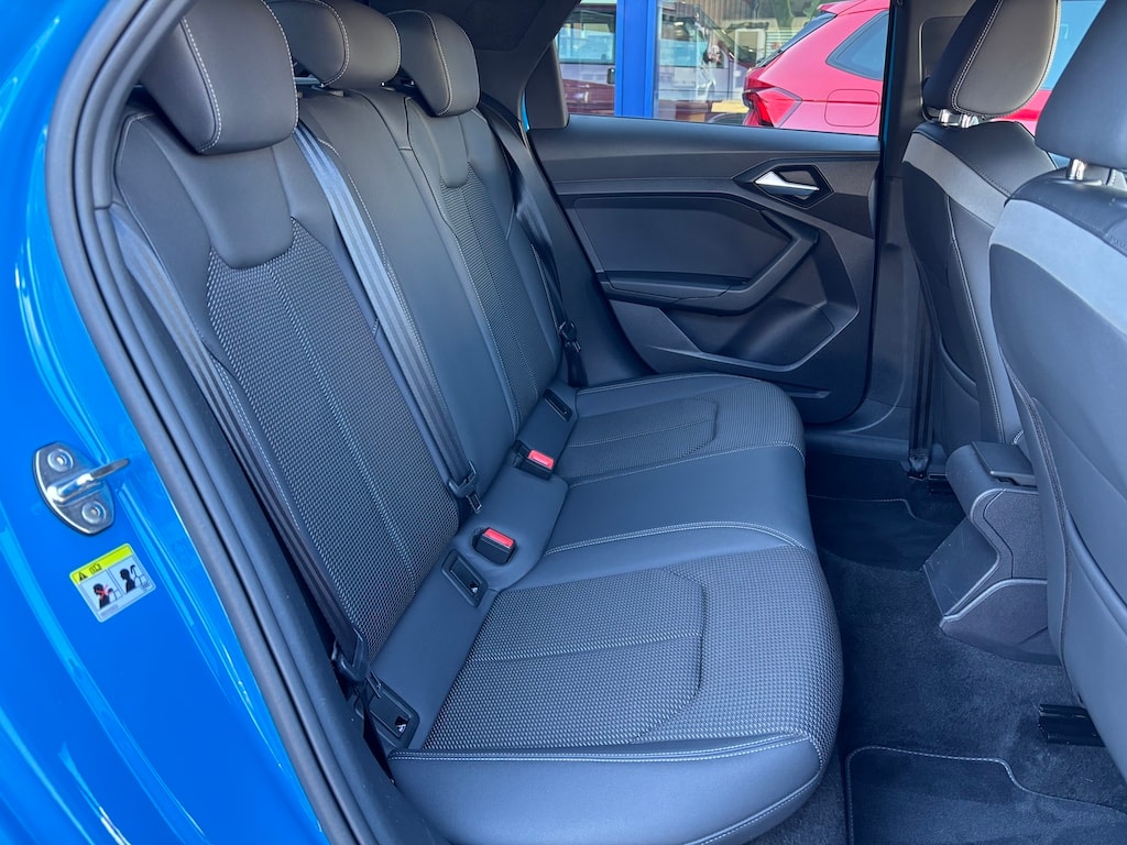 AUDI A1 Sportback 30 TFSI S Line S-tronic-image-15