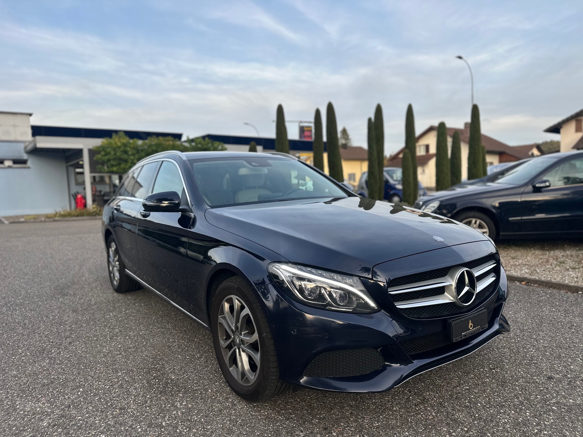 MERCEDES-BENZ C 220 d Avantgarde 4Matic 7G-Tronic-image-3