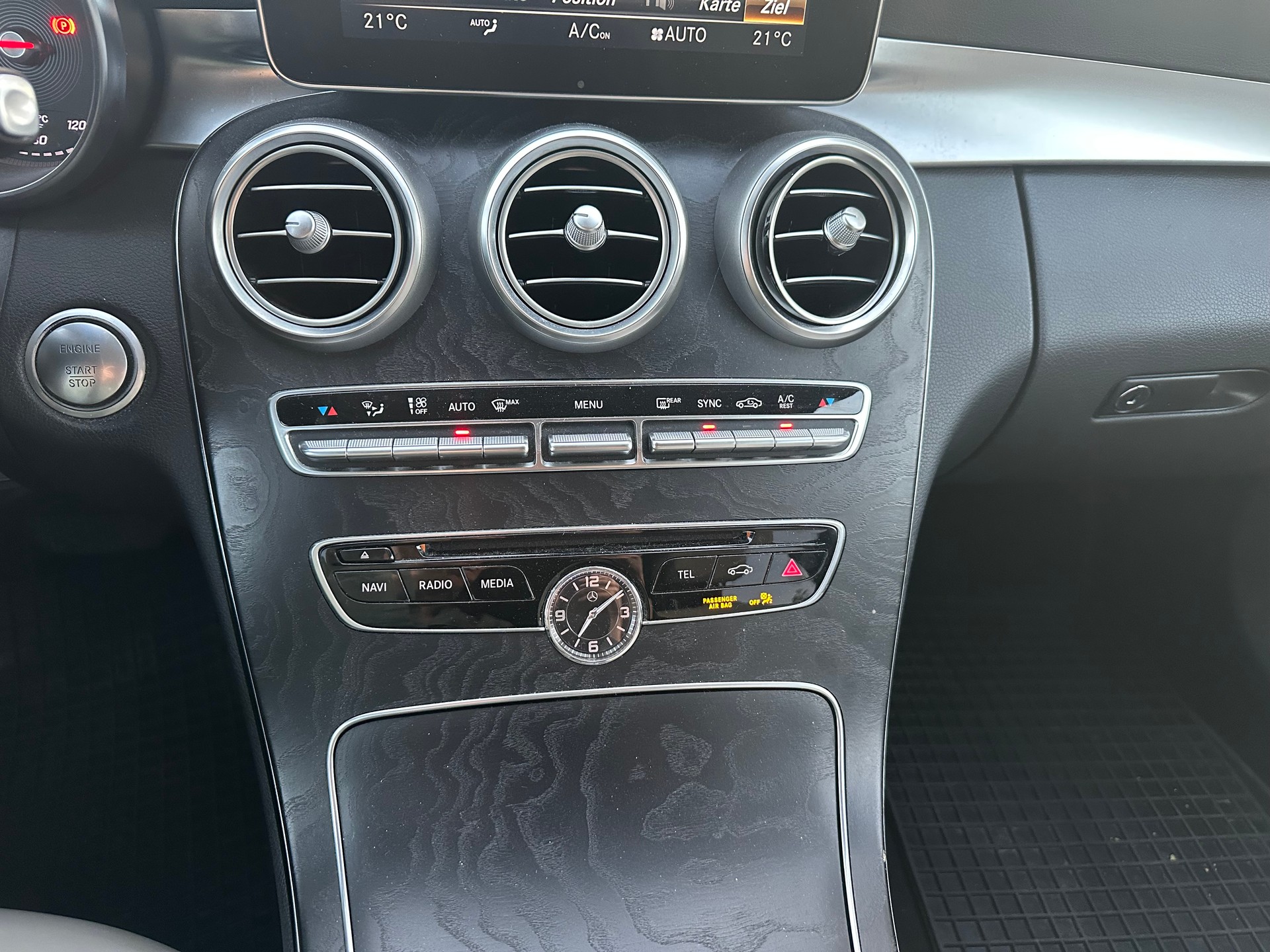 MERCEDES-BENZ C 220 d Avantgarde 4Matic 7G-Tronic-image-11