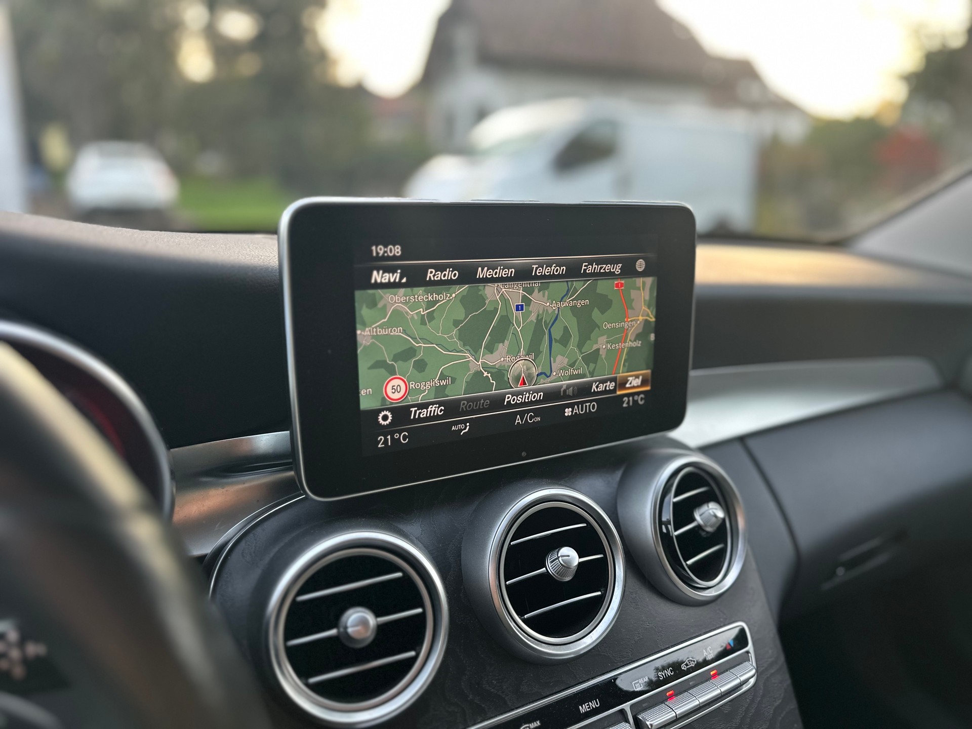 MERCEDES-BENZ C 220 d Avantgarde 4Matic 7G-Tronic-image-9
