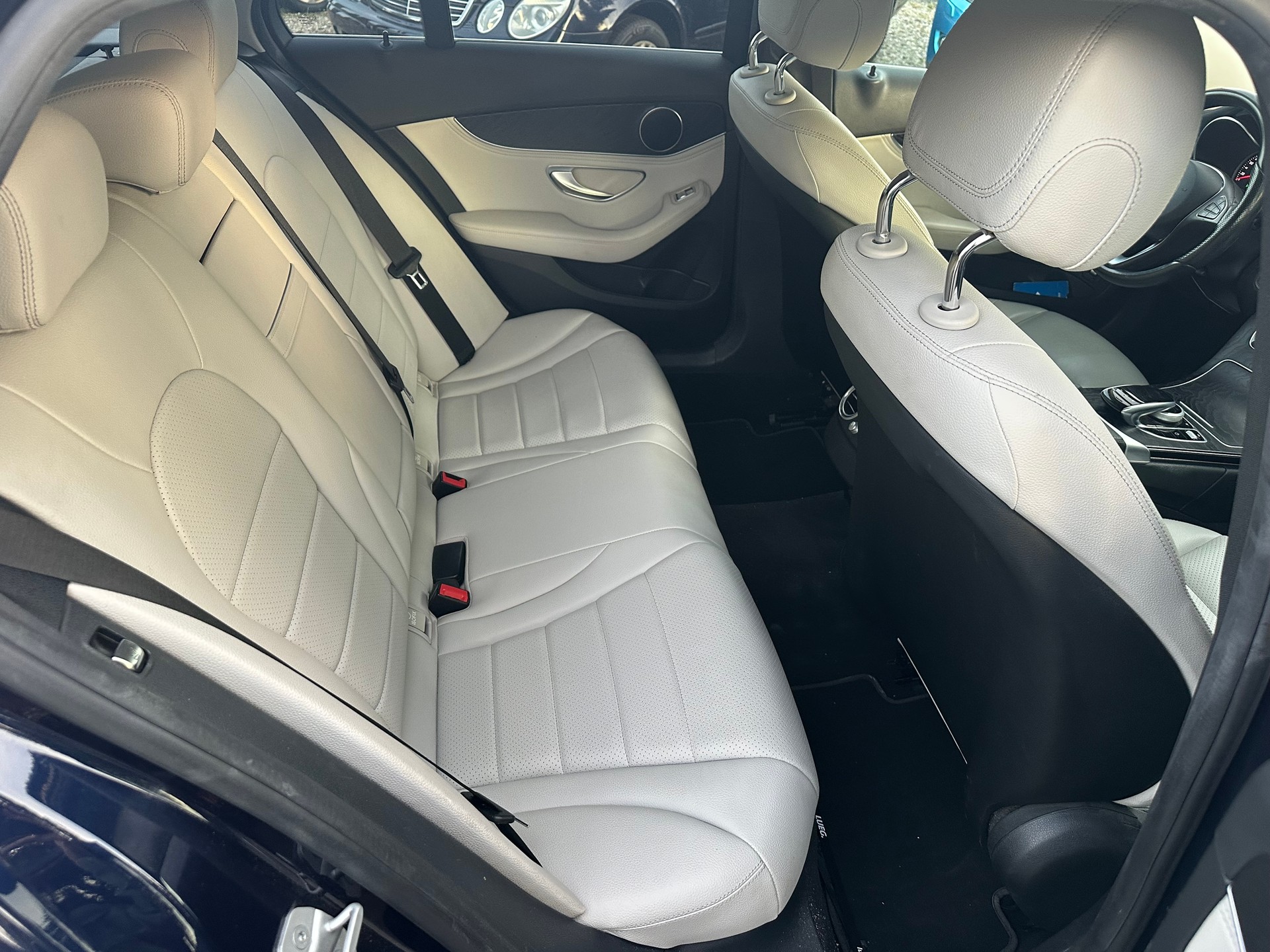 MERCEDES-BENZ C 220 d Avantgarde 4Matic 7G-Tronic-image-5